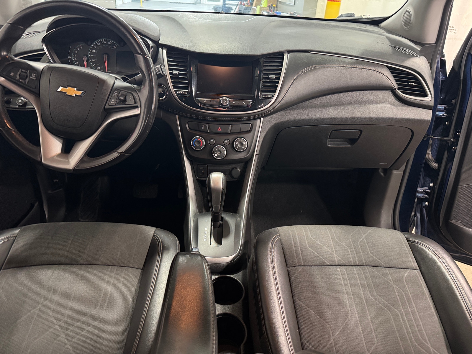 Thumbnail: 2020 Chevrolet Trax - 3