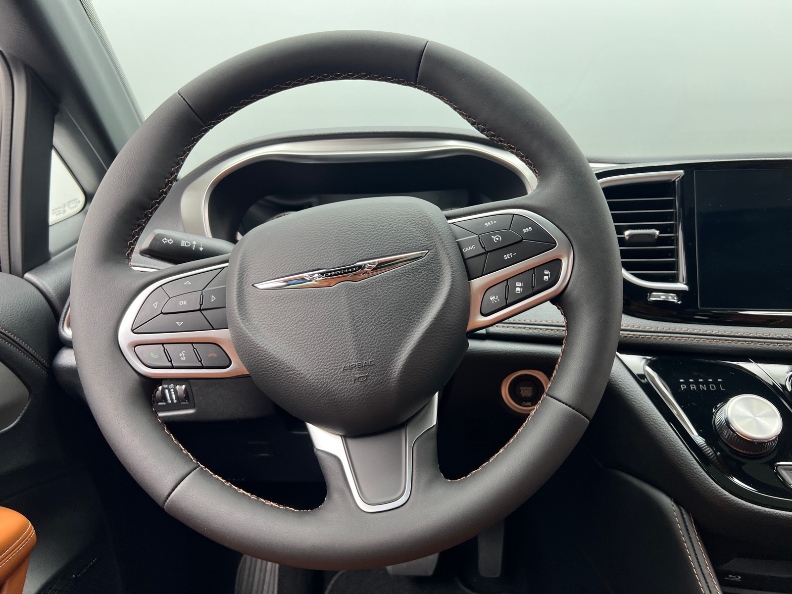 Thumbnail: 2026 Chrysler Pacifica - 4