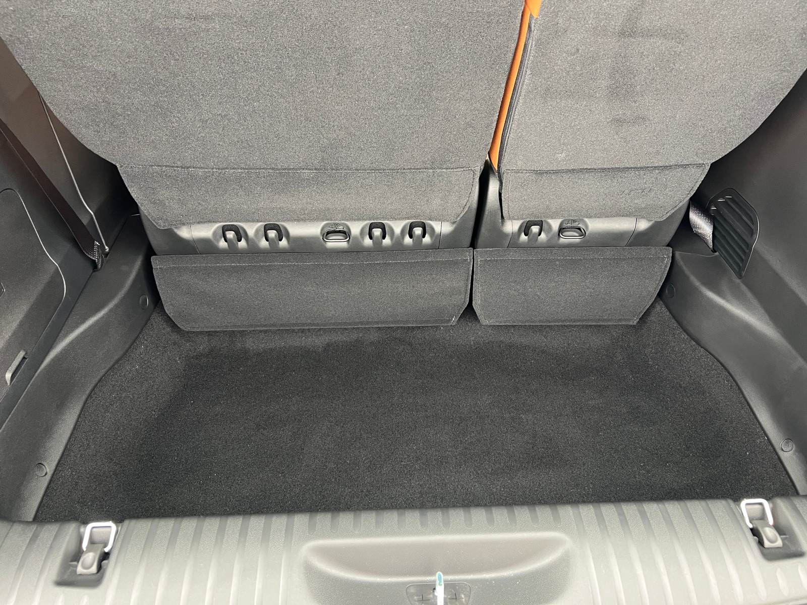 Thumbnail: 2026 Chrysler Pacifica - 6