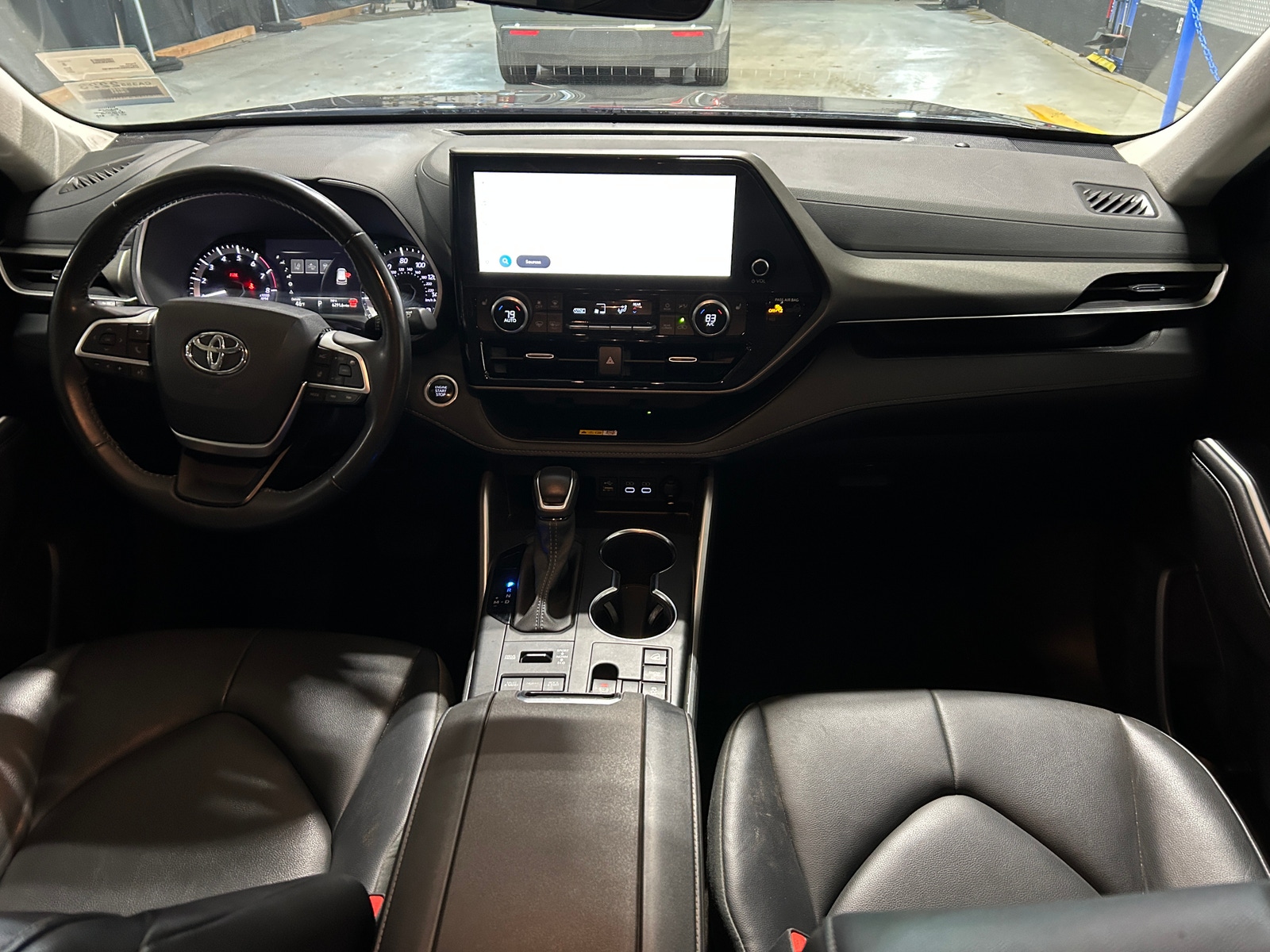 Thumbnail: 2024 Toyota Highlander - 2