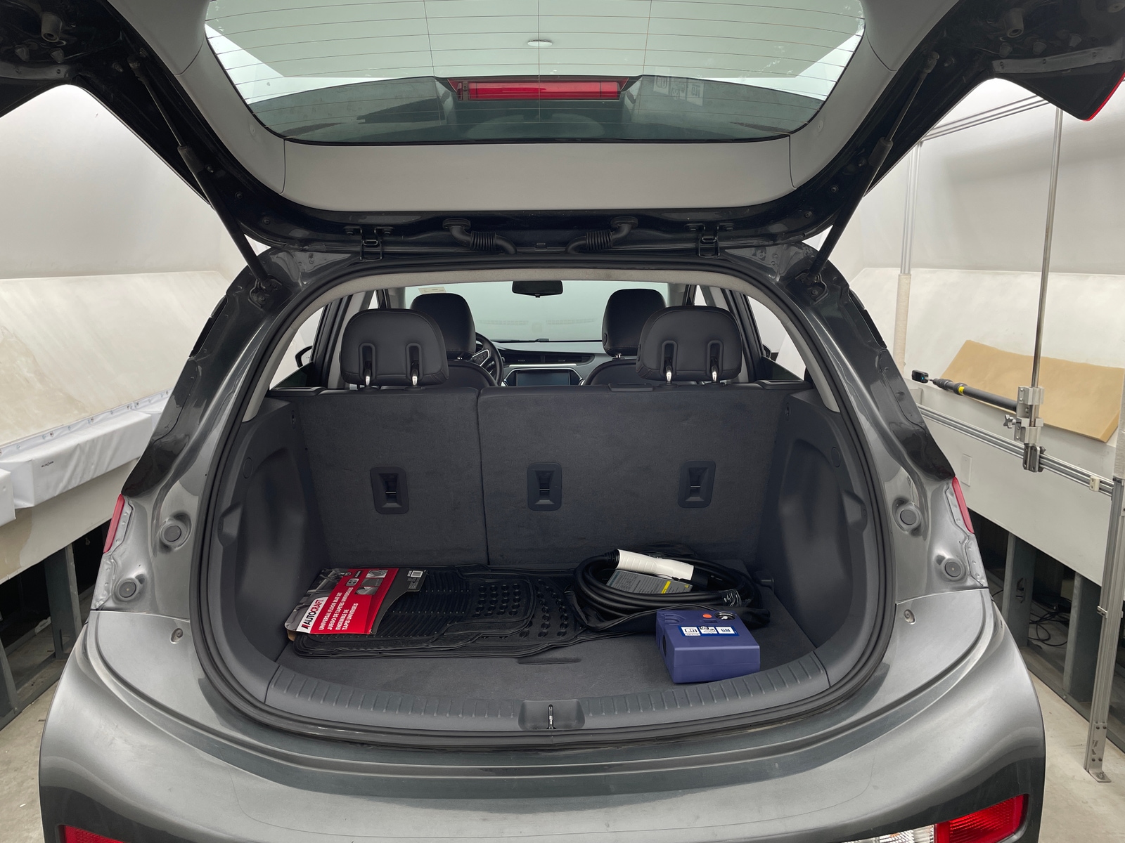 Thumbnail: 2018 Chevrolet Bolt EV - 6