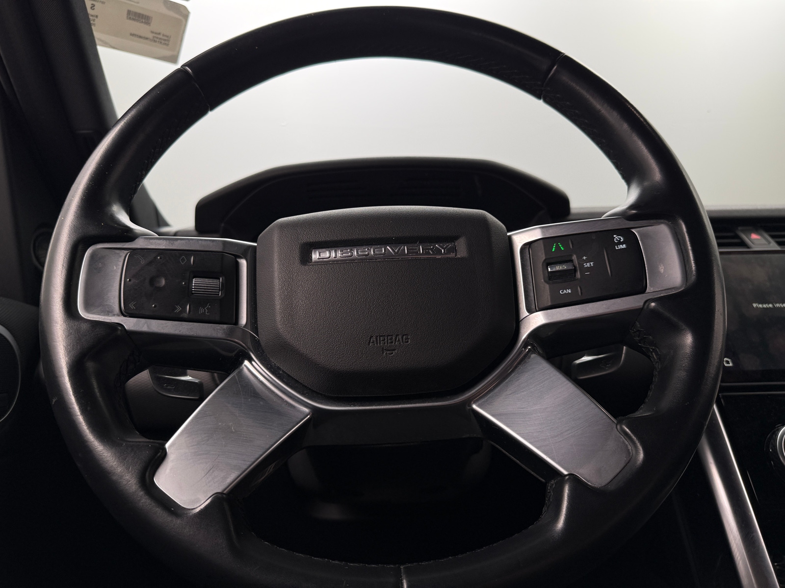 Thumbnail: 2022 Land Rover Discovery - 4