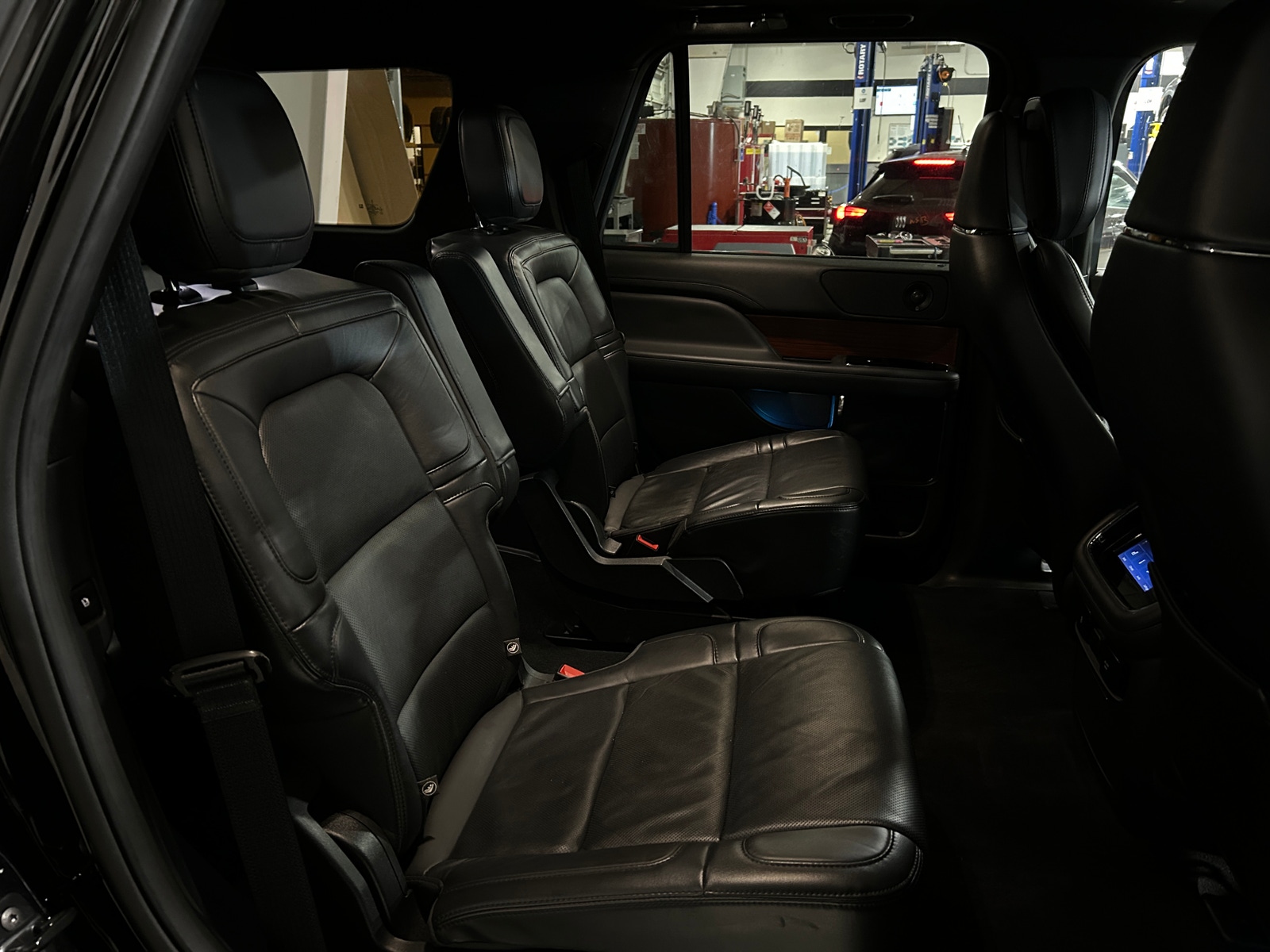 Thumbnail: 2024 Lincoln Navigator - 5