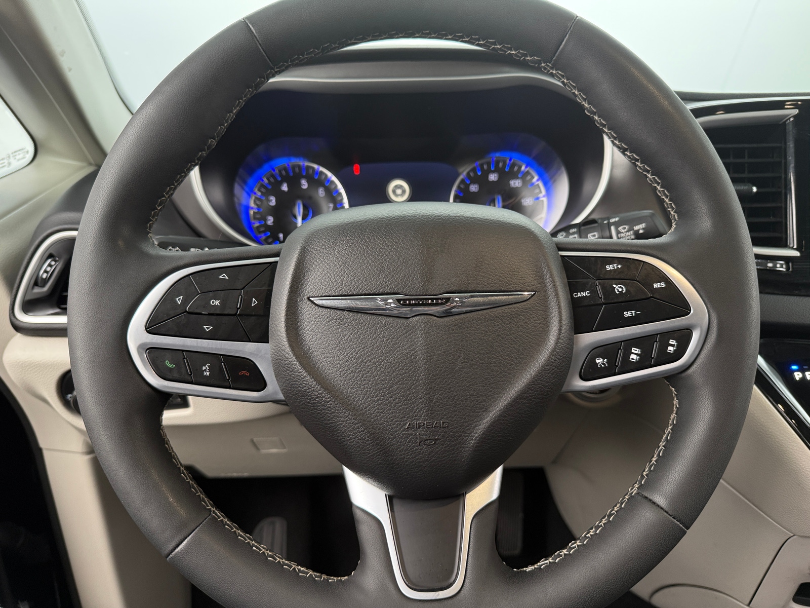 Thumbnail: 2024 Chrysler Pacifica - 4