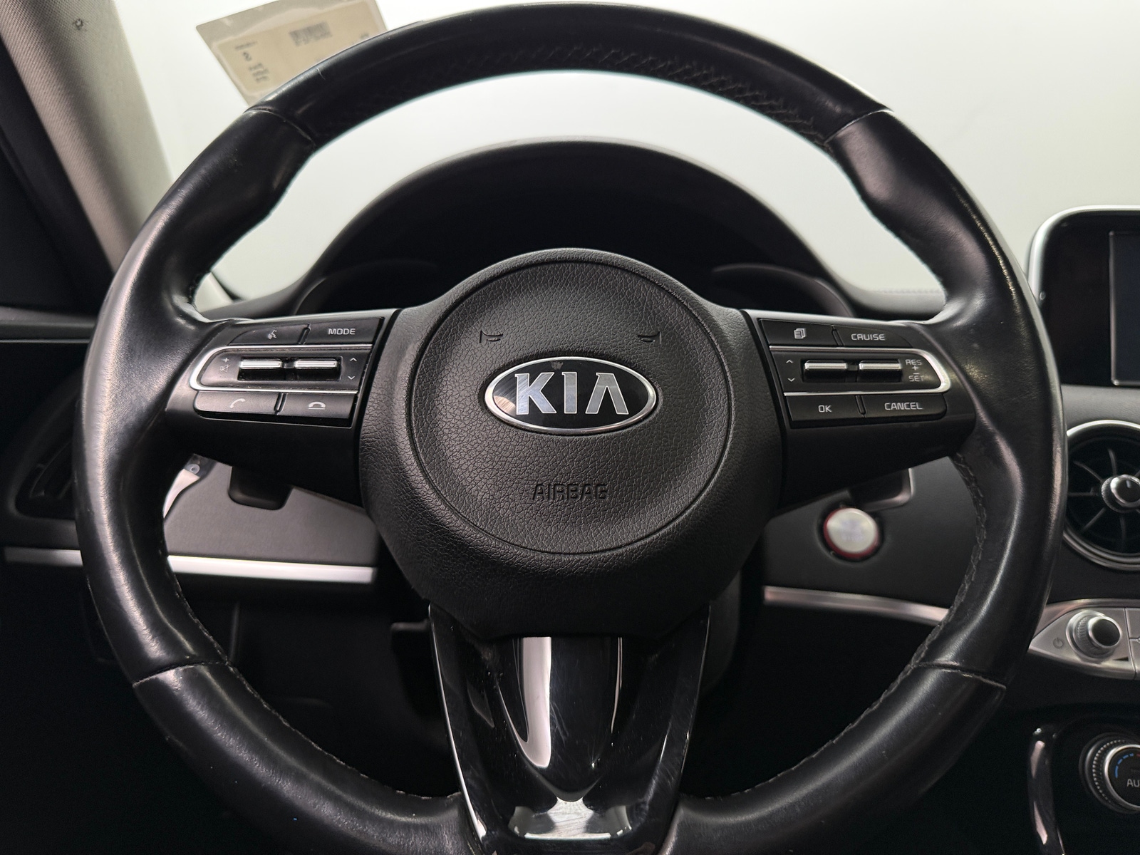 Thumbnail: 2018 Kia Stinger - 4