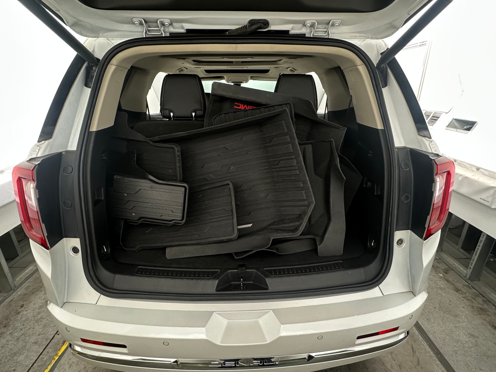 Thumbnail: 2022 GMC Acadia - 6