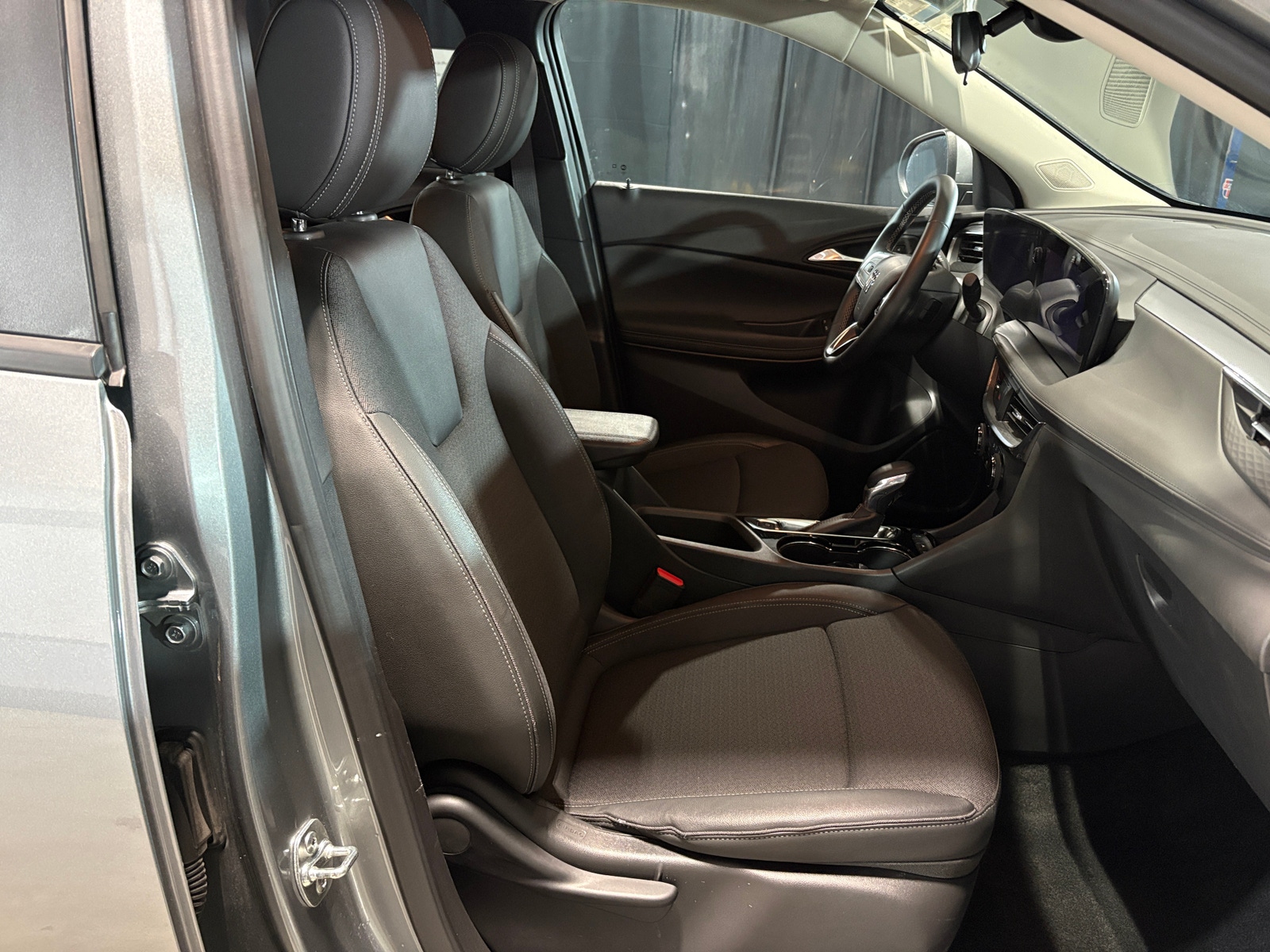 Thumbnail: 2025 Buick Encore GX - 2