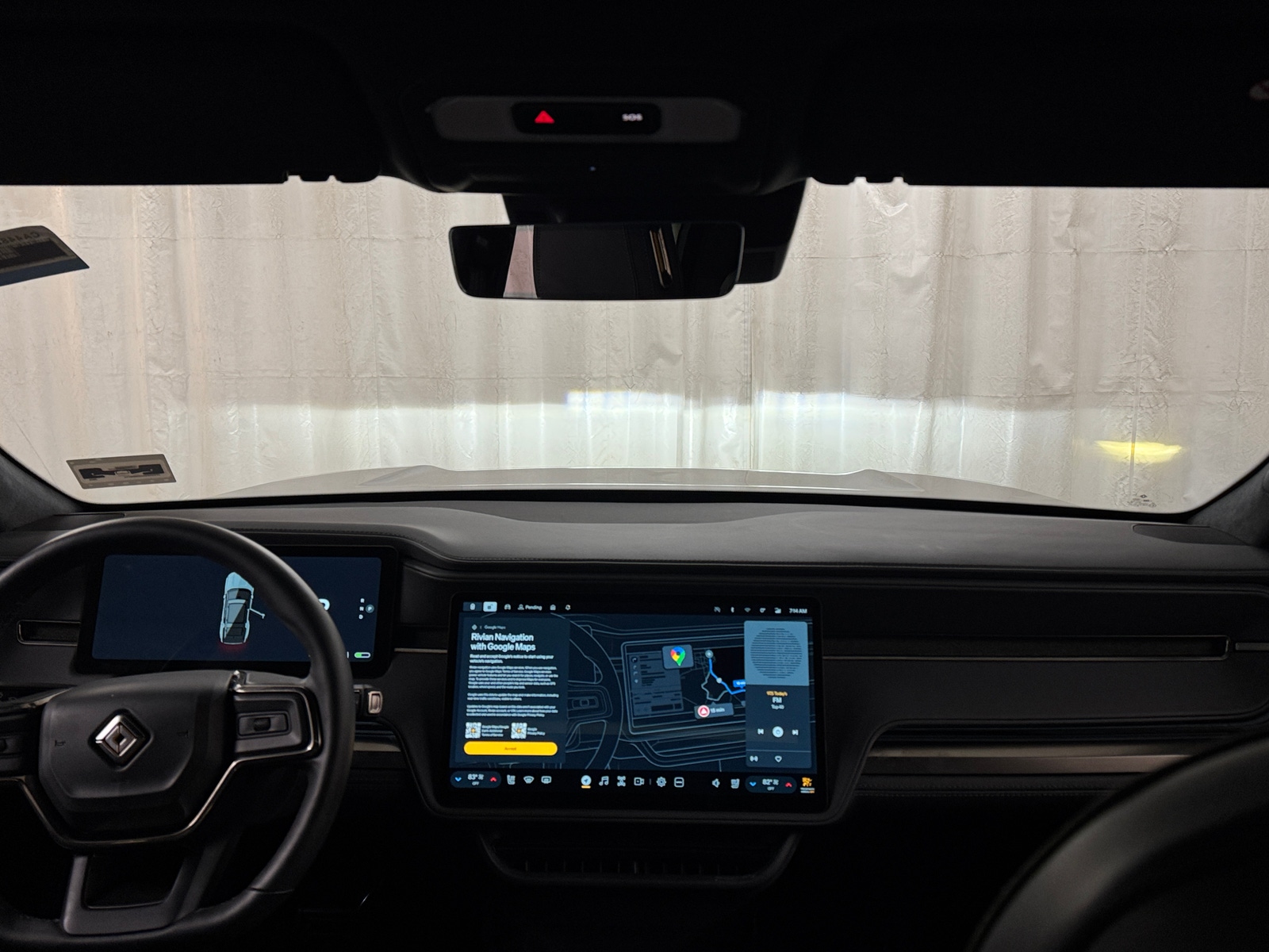 Thumbnail: 2025 Rivian R1S - 3