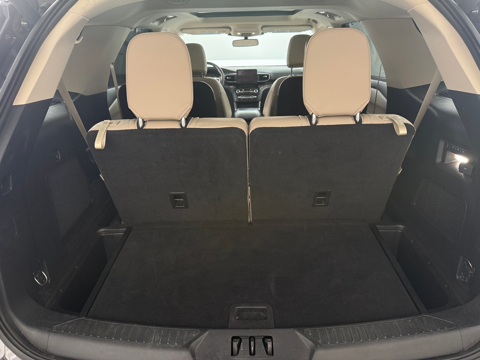 Thumbnail: 2021 Ford Explorer - 6