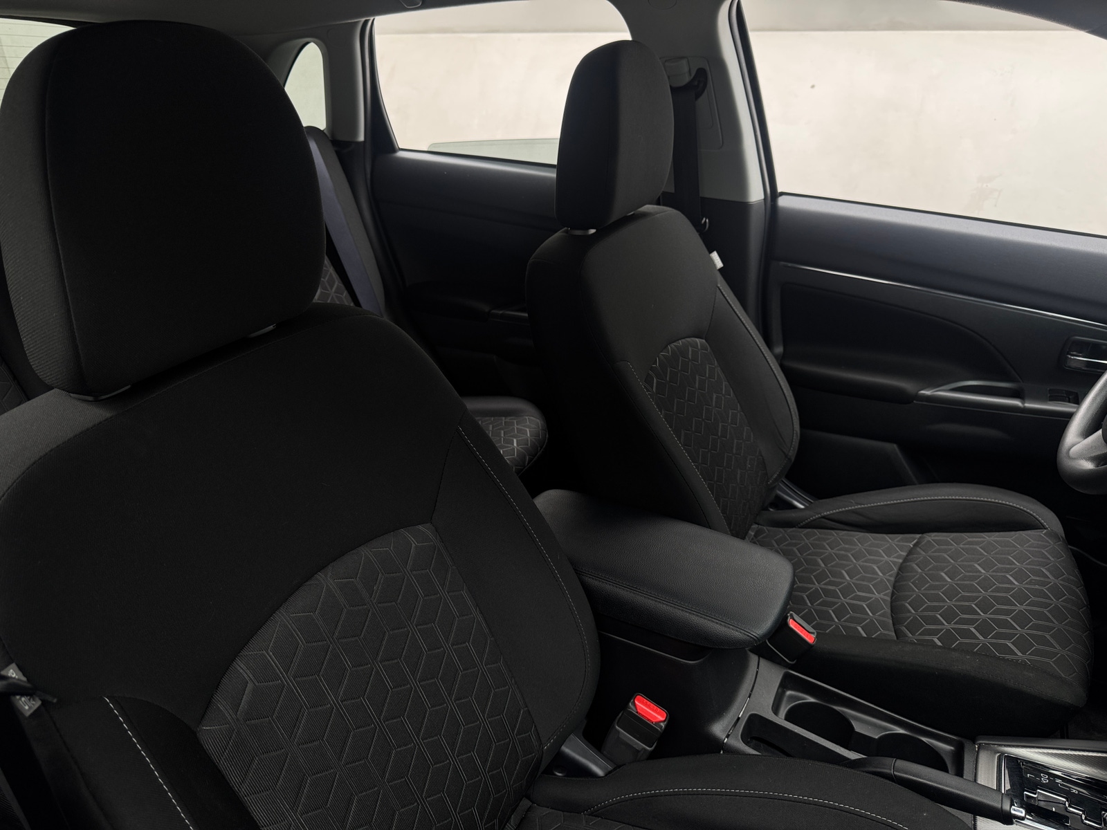 Thumbnail: 2021 Mitsubishi Outlander Sport - 2