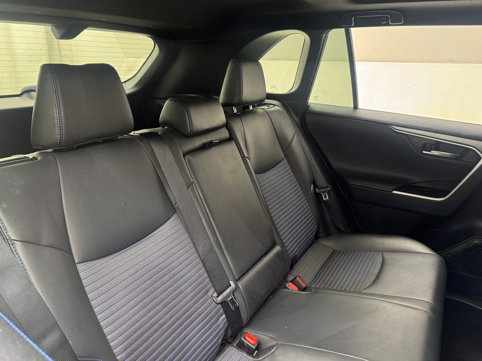 Thumbnail: 2021 Toyota RAV4 - 6