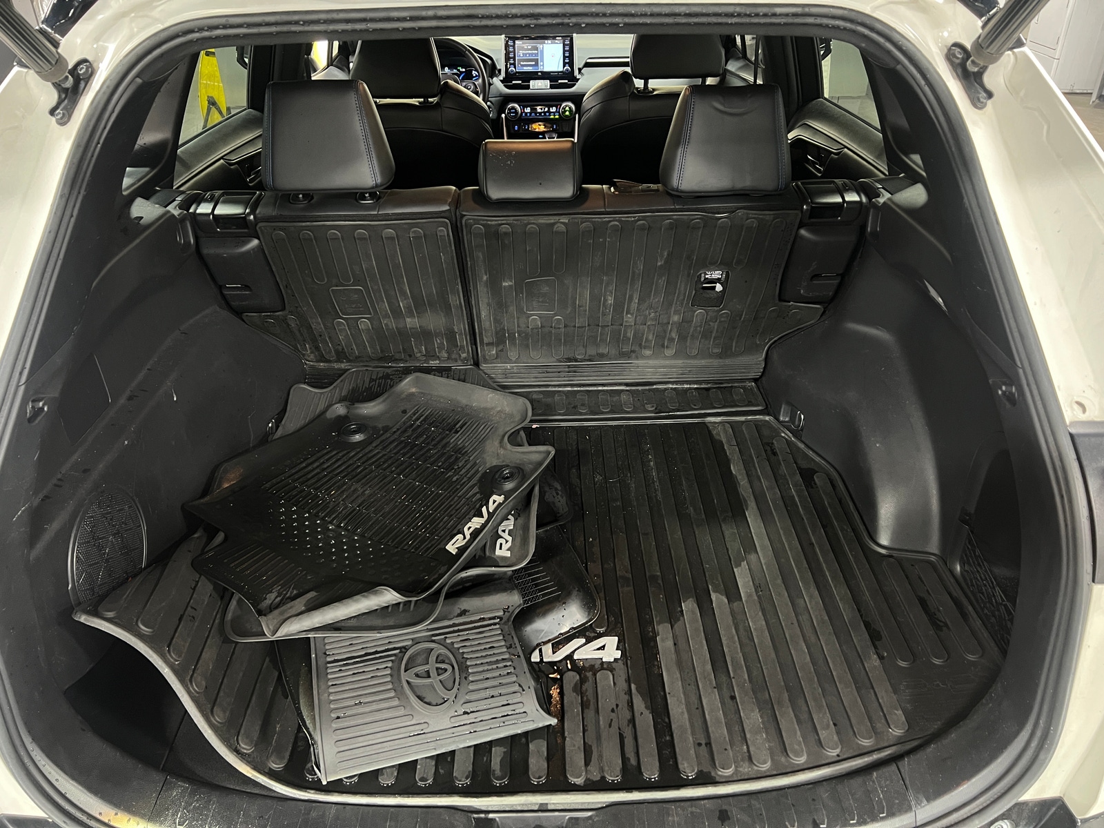 Thumbnail: 2021 Toyota RAV4 - 7