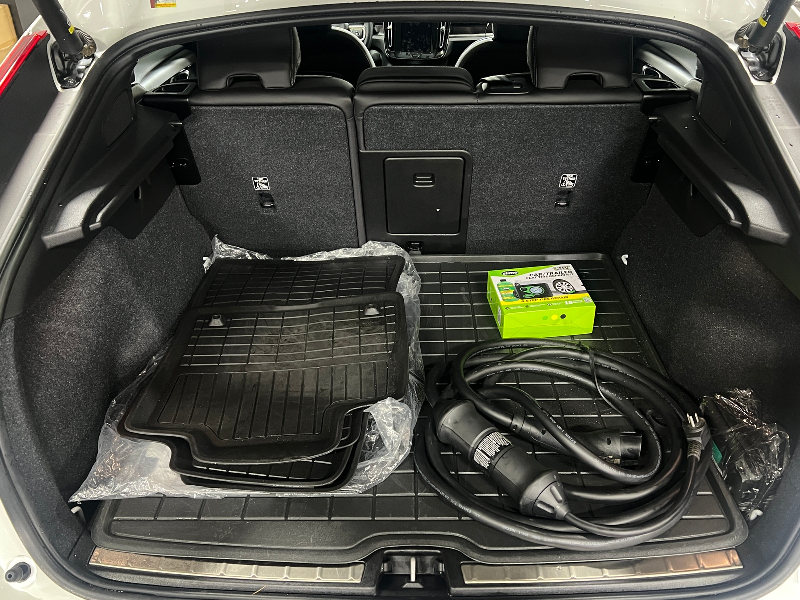 Thumbnail: 2024 Volvo C40 - 7