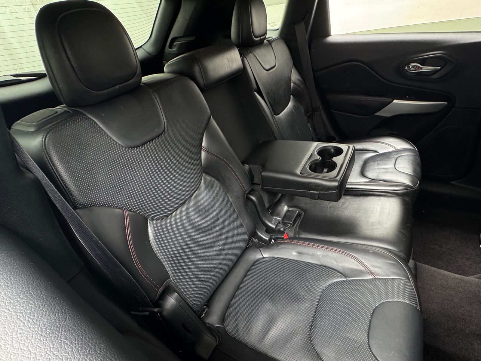 Thumbnail: 2017 Jeep Cherokee - 5