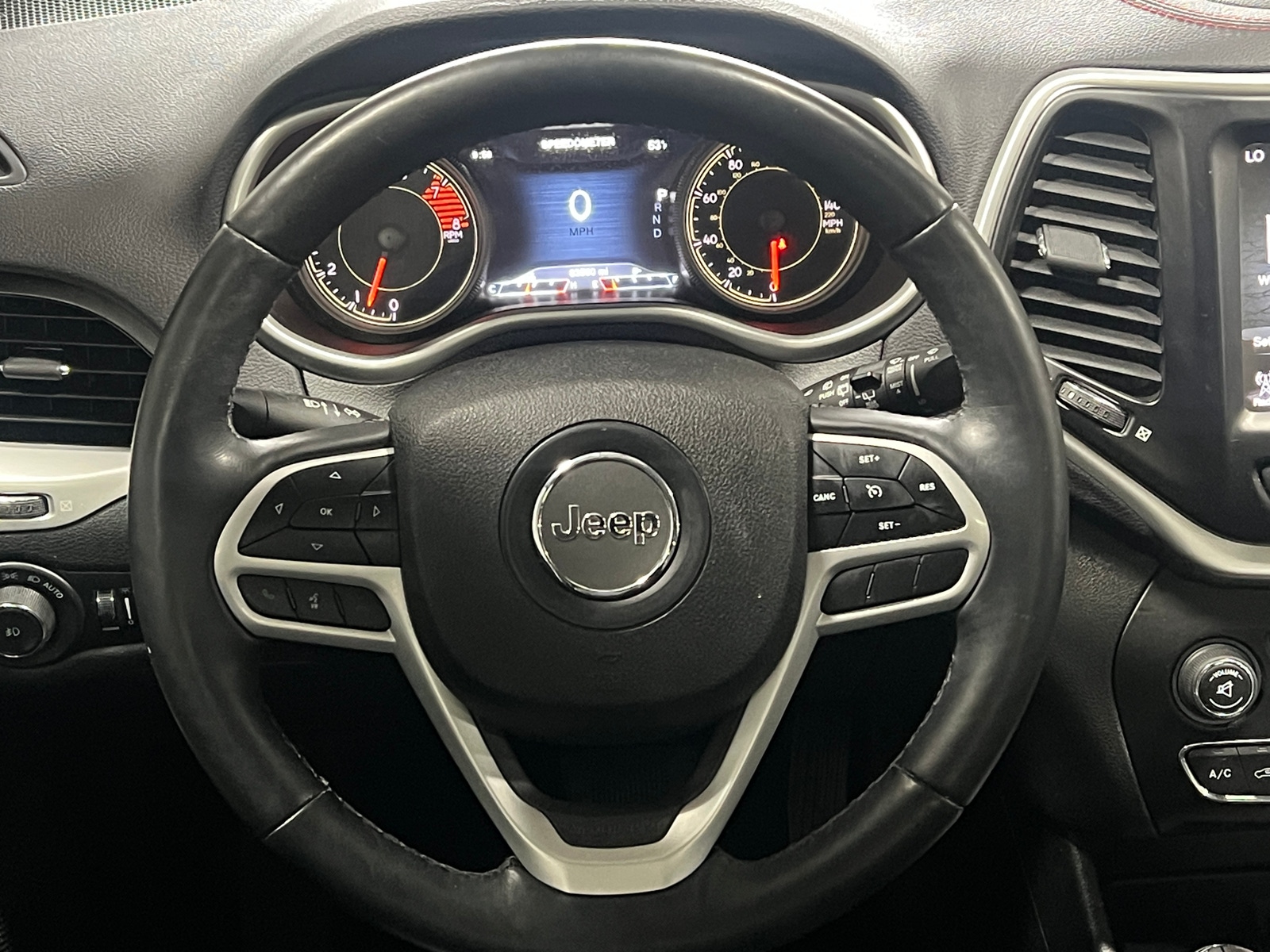 Thumbnail: 2017 Jeep Cherokee - 4