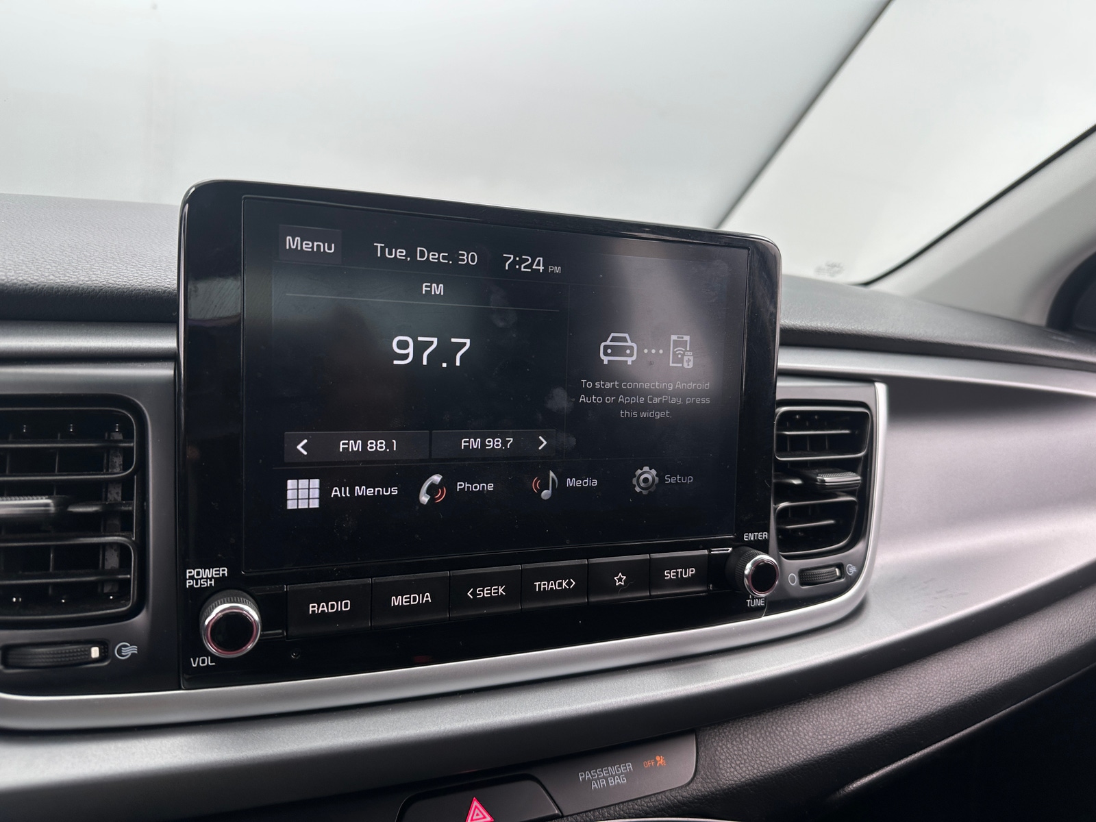 Thumbnail: 2023 Kia Rio - 4