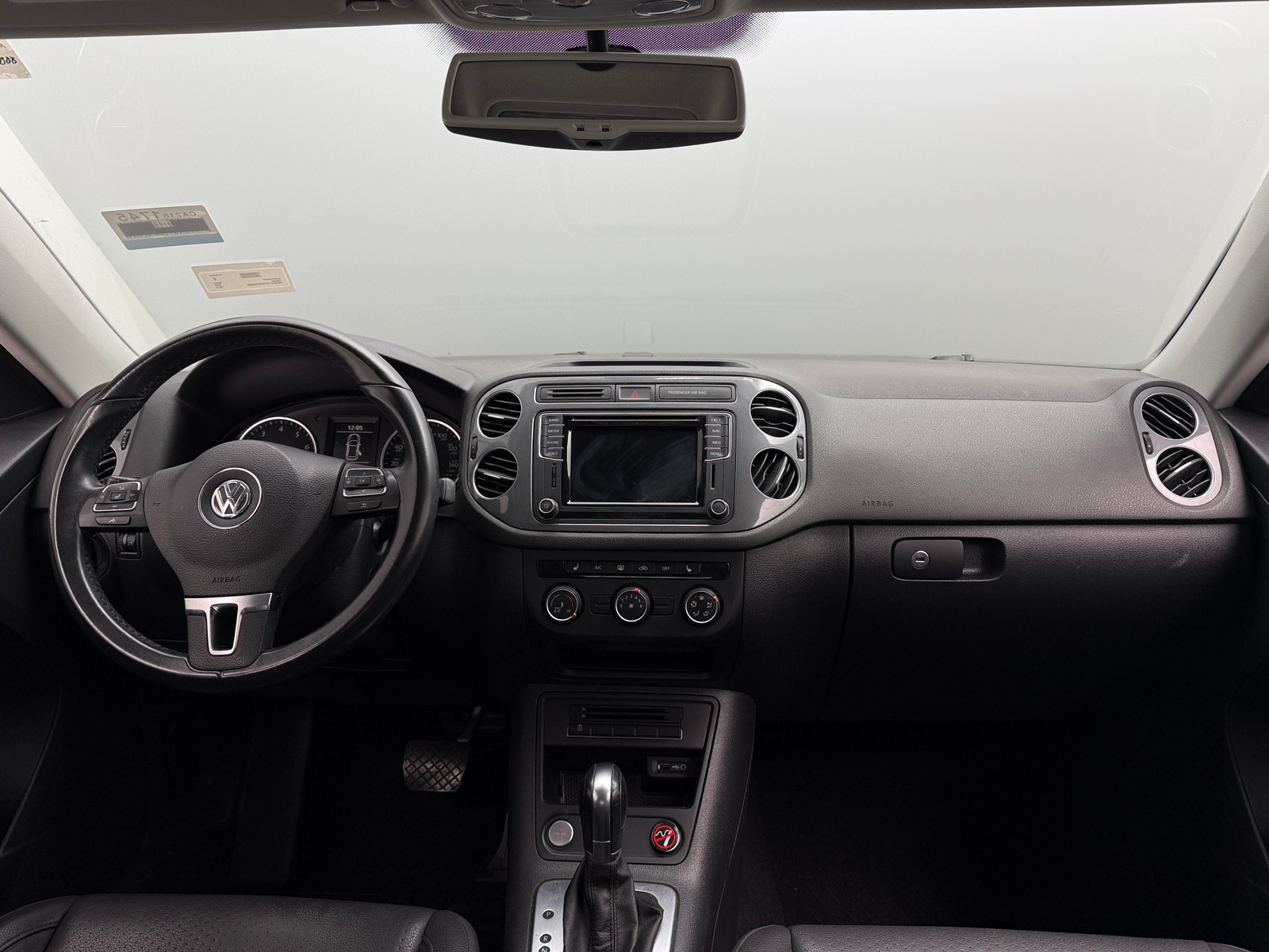 Thumbnail: 2016 Volkswagen Tiguan - 3