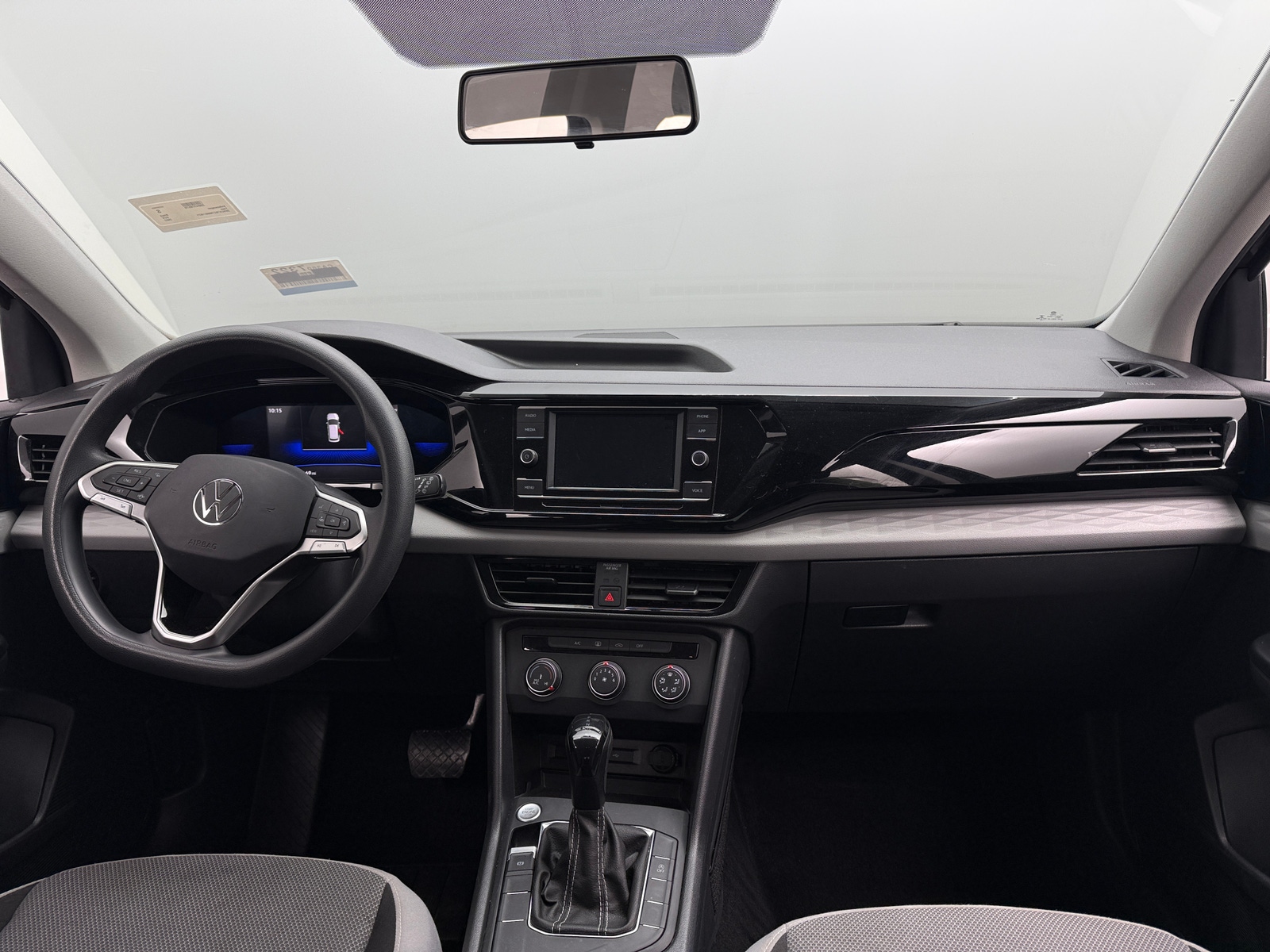 Thumbnail: 2022 Volkswagen Taos - 3