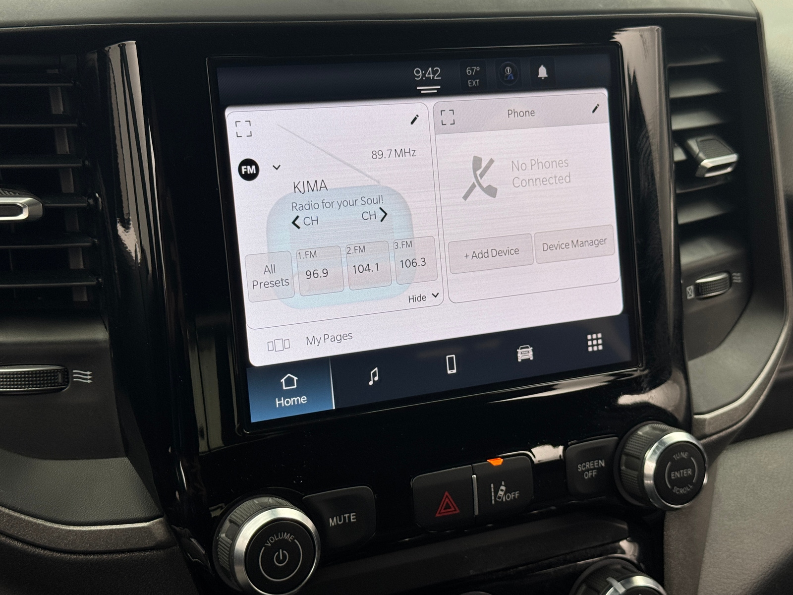 Thumbnail: 2025 RAM 1500 - 4