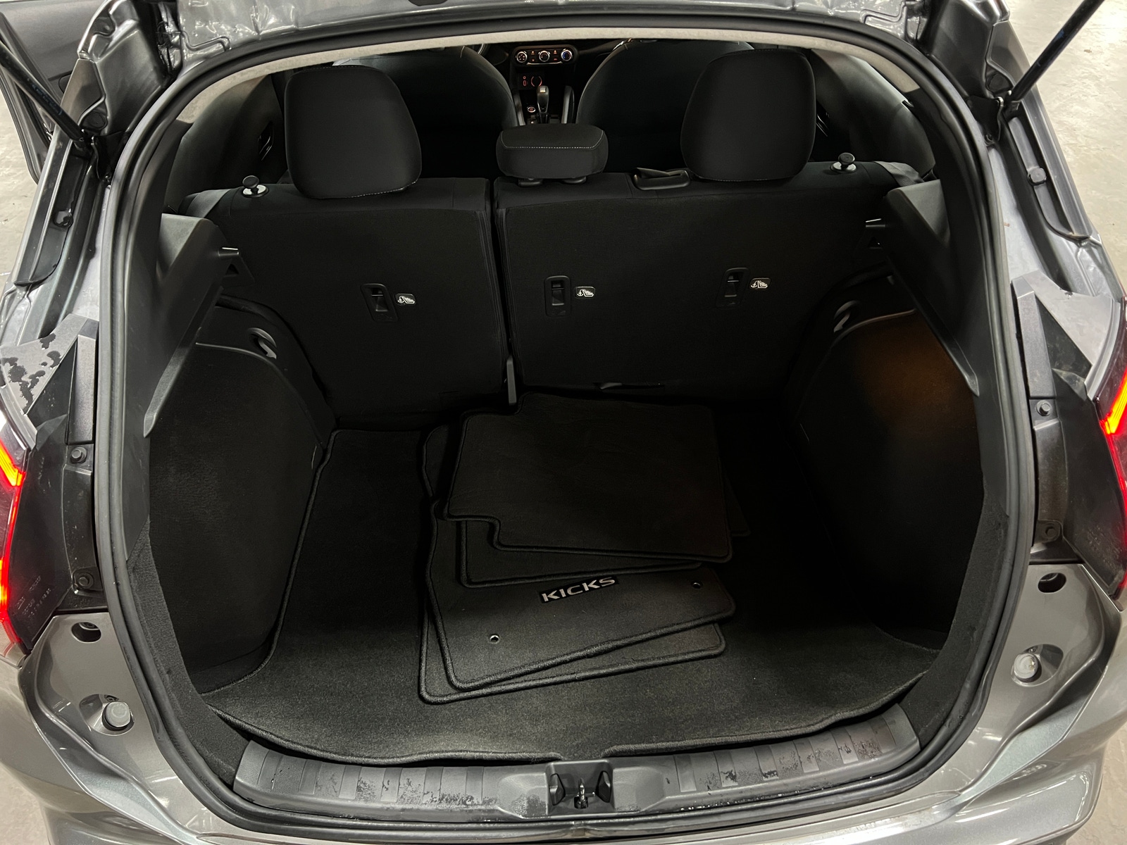 Thumbnail: 2022 Nissan Kicks - 7