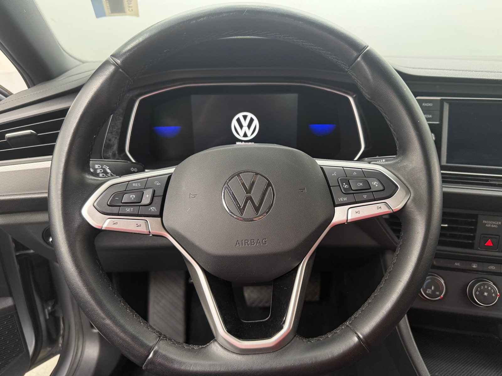 Thumbnail: 2022 Volkswagen Jetta - 5