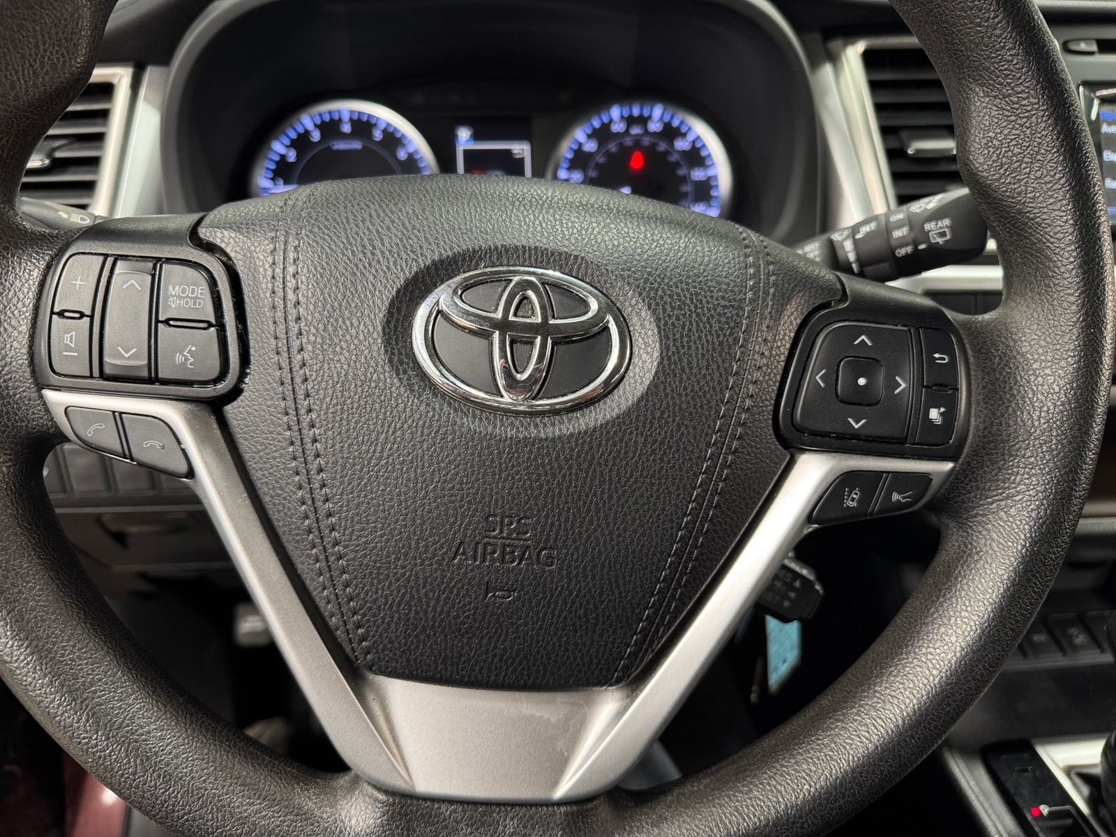 Thumbnail: 2019 Toyota Highlander - 5