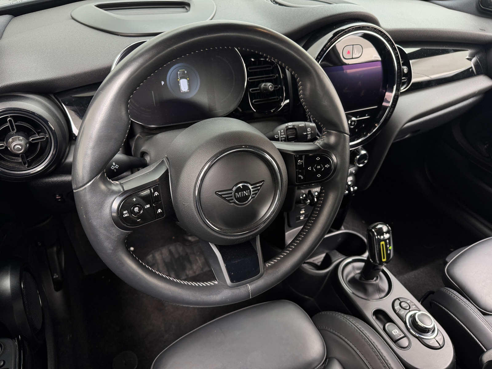 Thumbnail: 2022 MINI Cooper Hardtop - 4