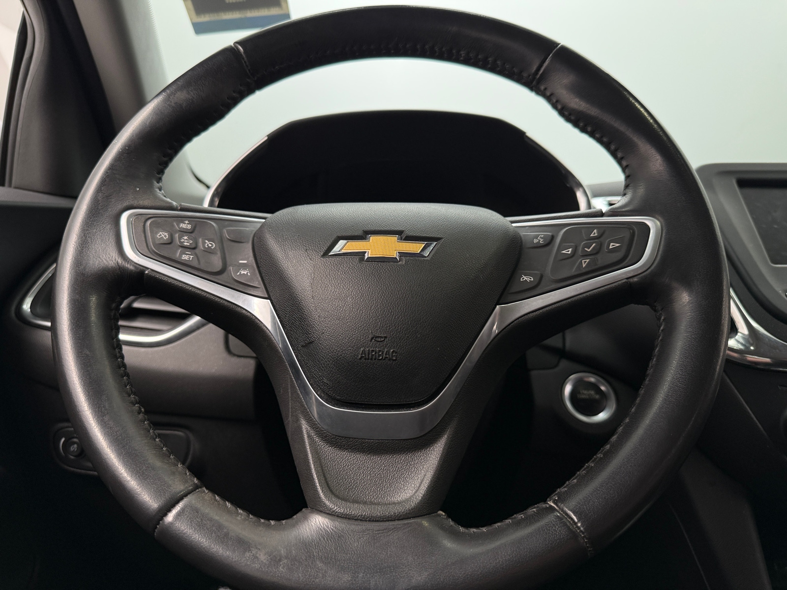 Thumbnail: 2022 Chevrolet Equinox - 5