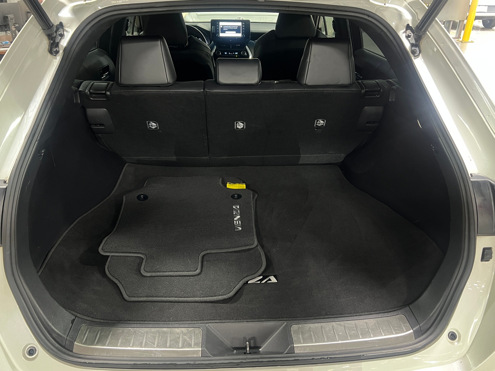 Thumbnail: 2021 Toyota Venza - 6