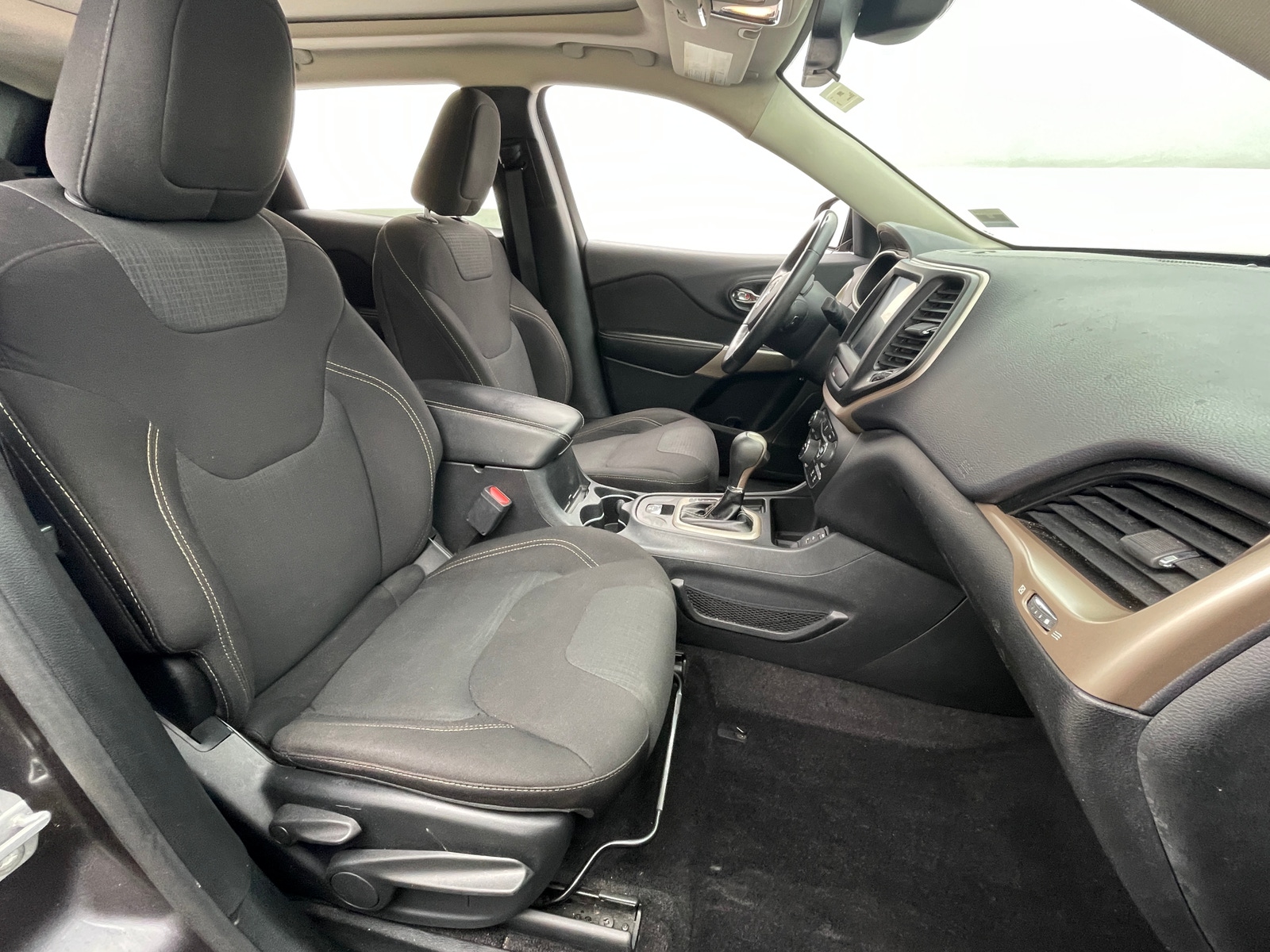 Thumbnail: 2017 Jeep Cherokee - 2