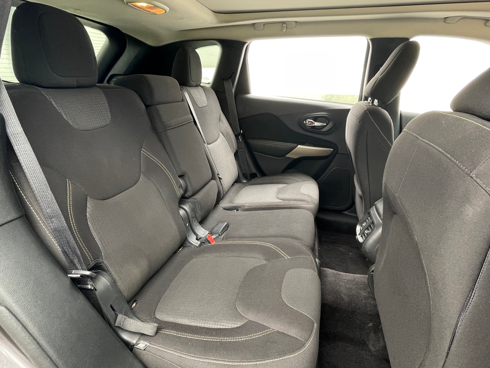 Thumbnail: 2017 Jeep Cherokee - 6