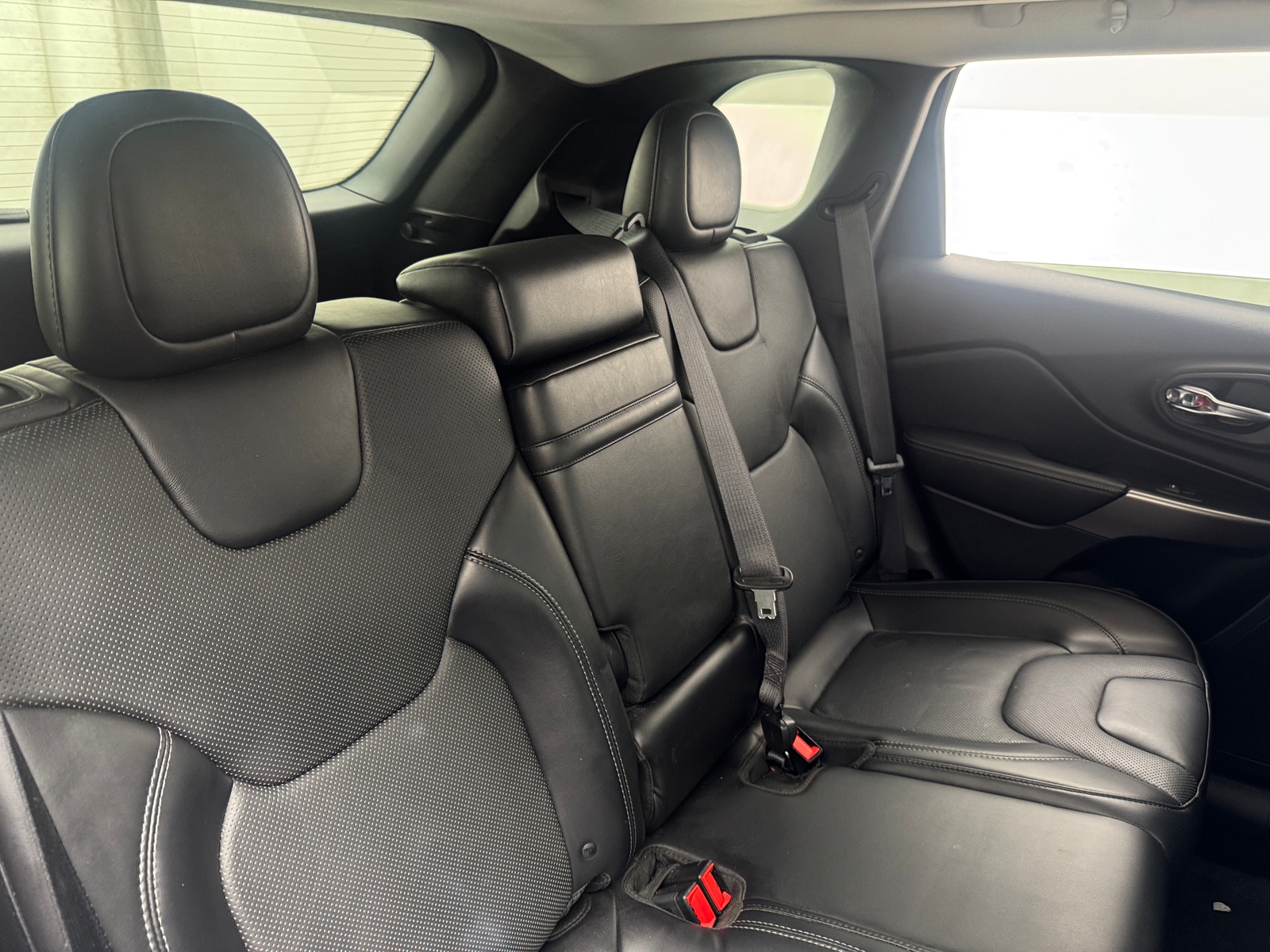 Thumbnail: 2019 Jeep Cherokee - 5