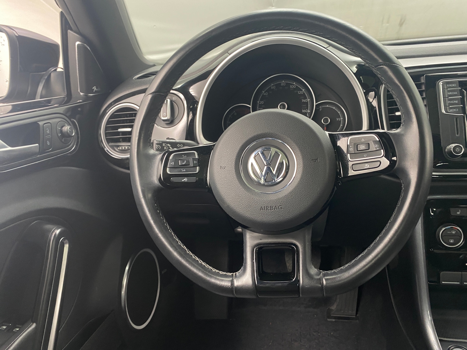 Thumbnail: 2019 Volkswagen Beetle - 4