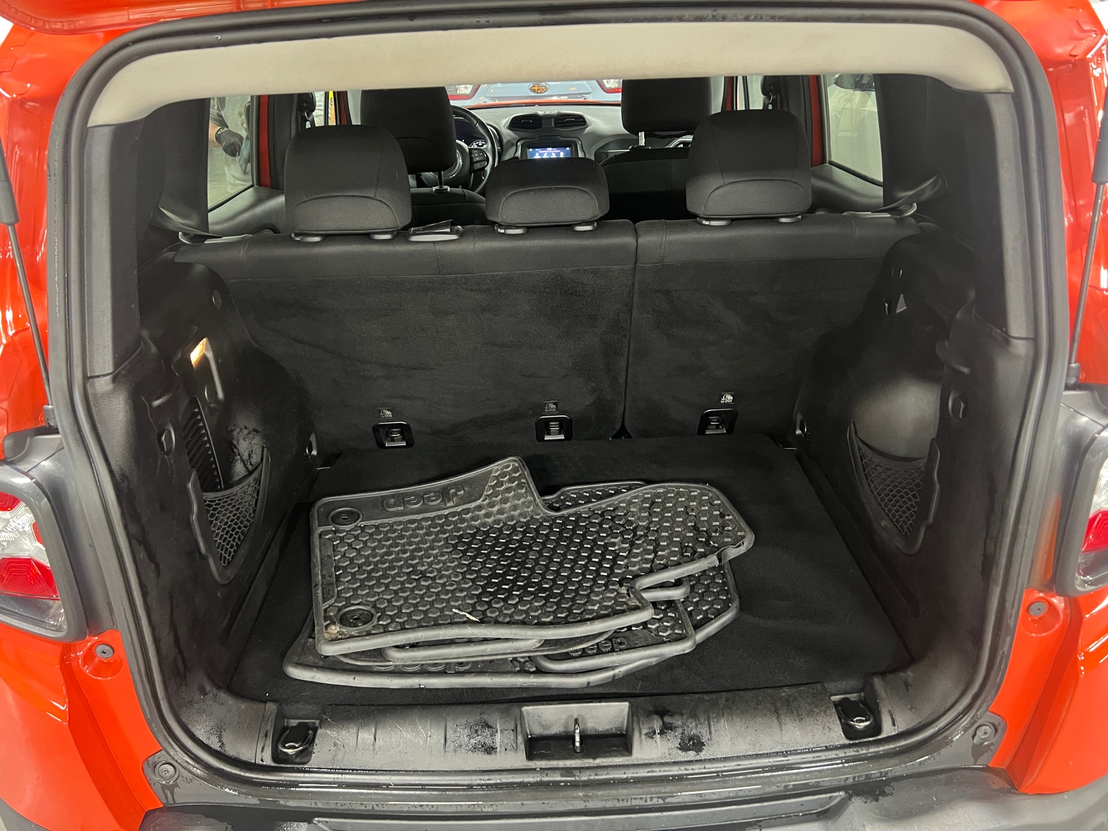 Thumbnail: 2019 Jeep Renegade - 7