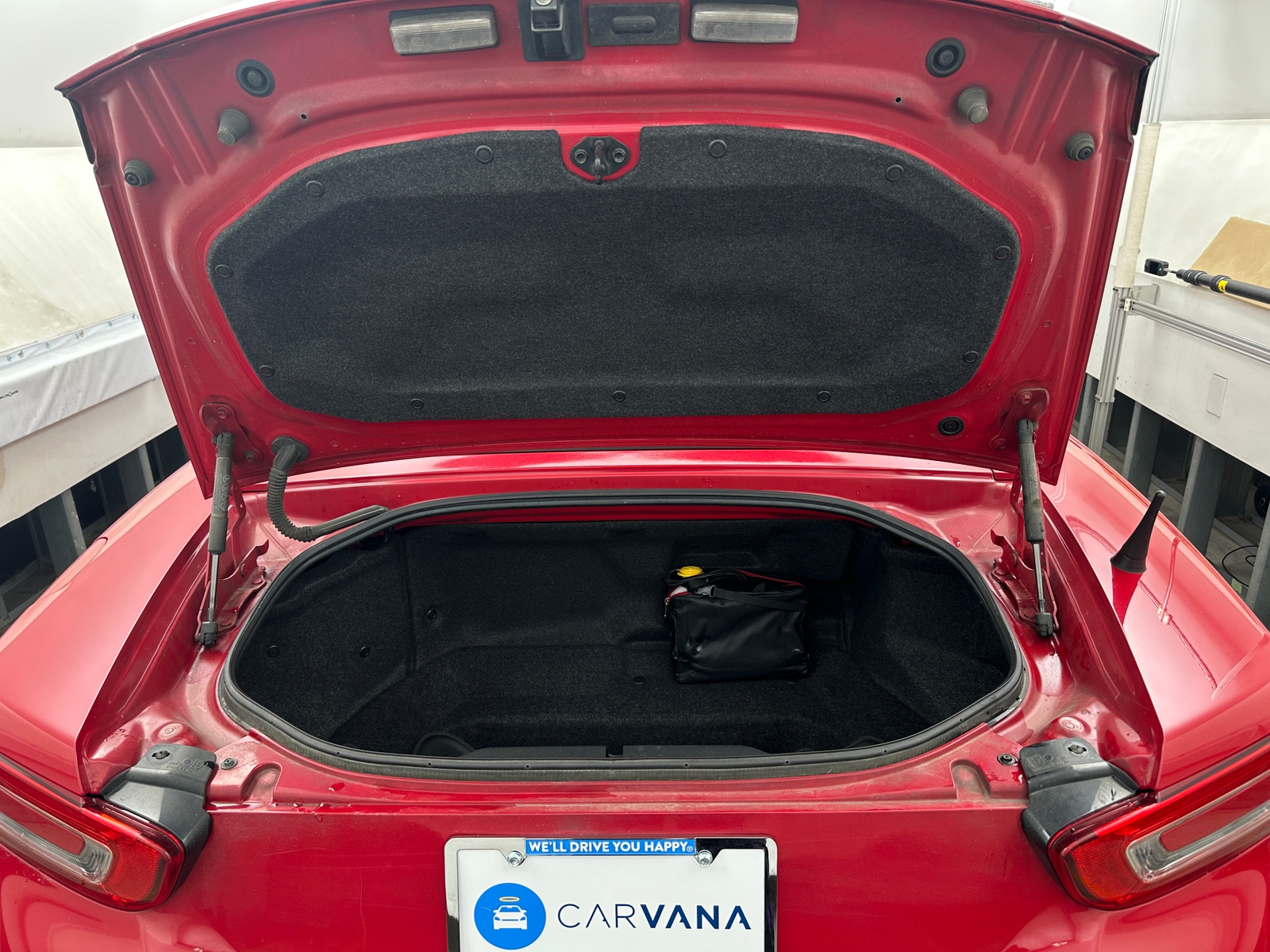 Thumbnail: 2017 Fiat 124 Spider - 6