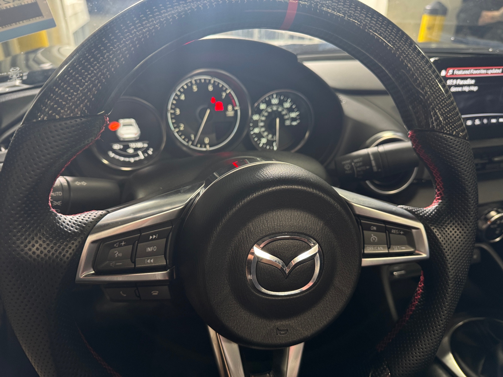 Thumbnail: 2022 Mazda MX-5 Miata - 4