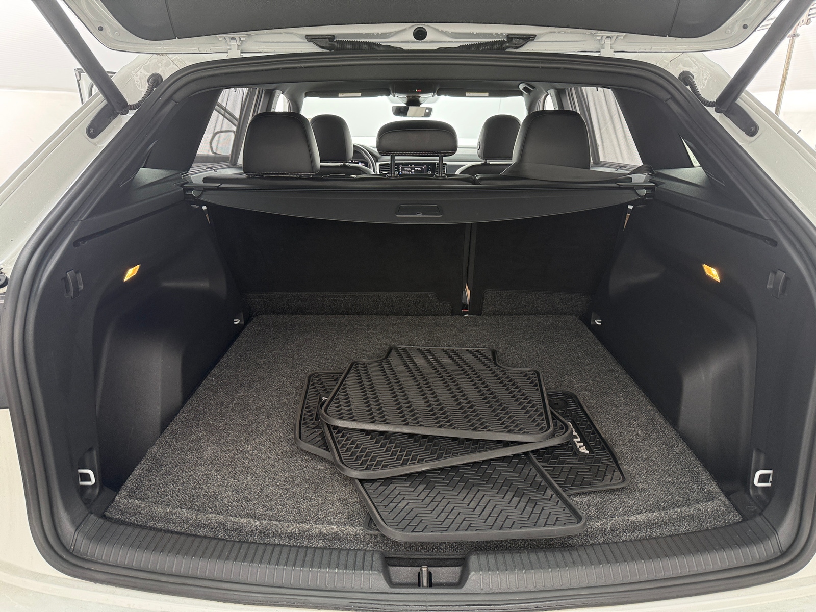 Thumbnail: 2022 Volkswagen Atlas - 6