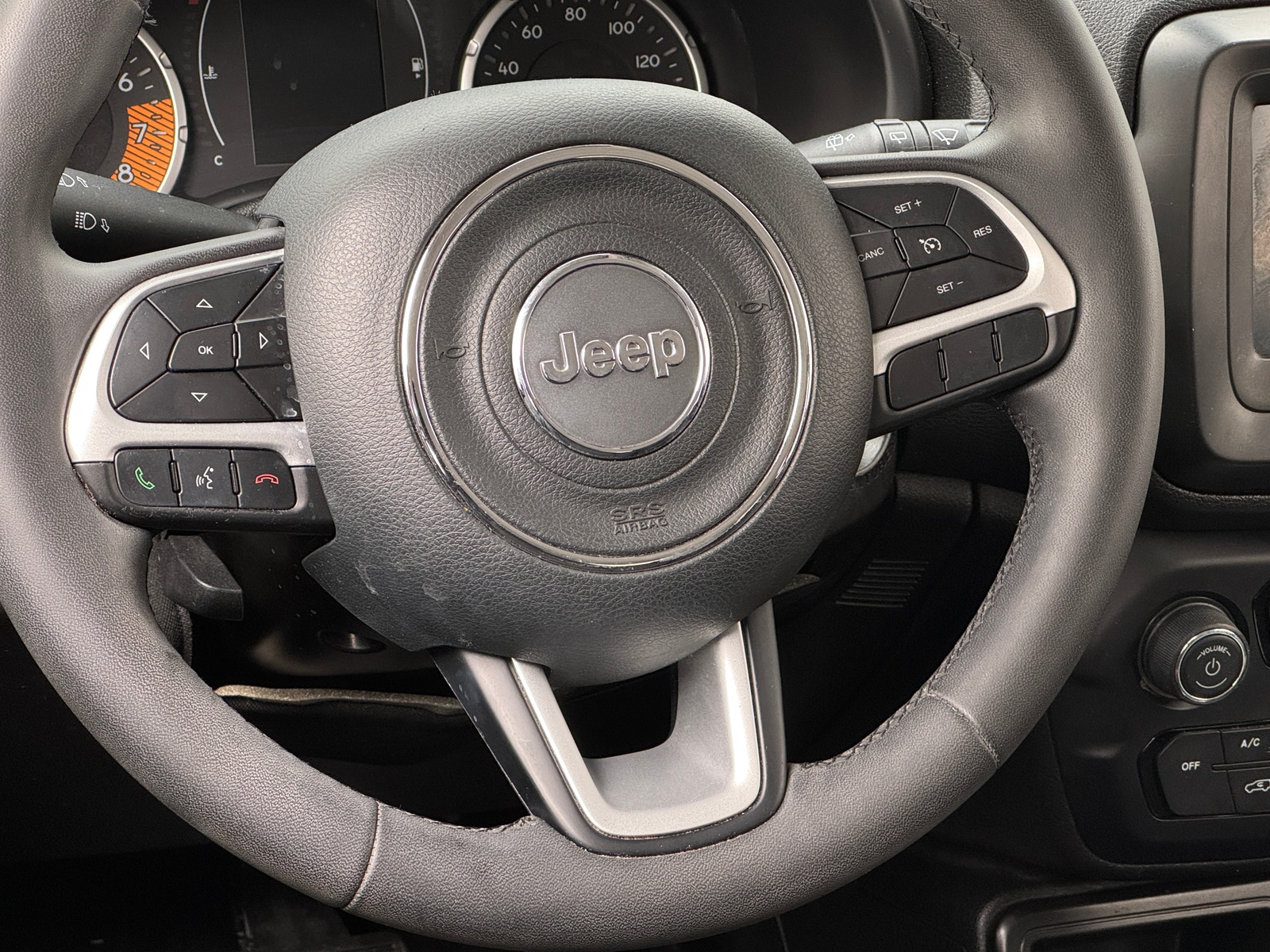 Thumbnail: 2020 Jeep Renegade - 5