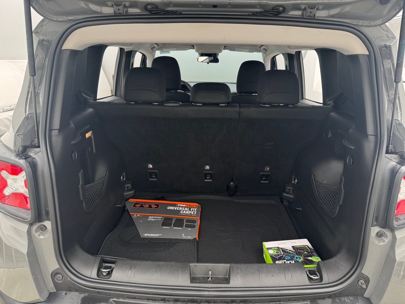 Thumbnail: 2020 Jeep Renegade - 7