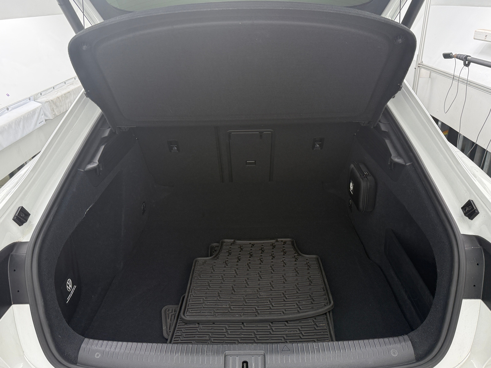 Thumbnail: 2023 Volkswagen Arteon - 6