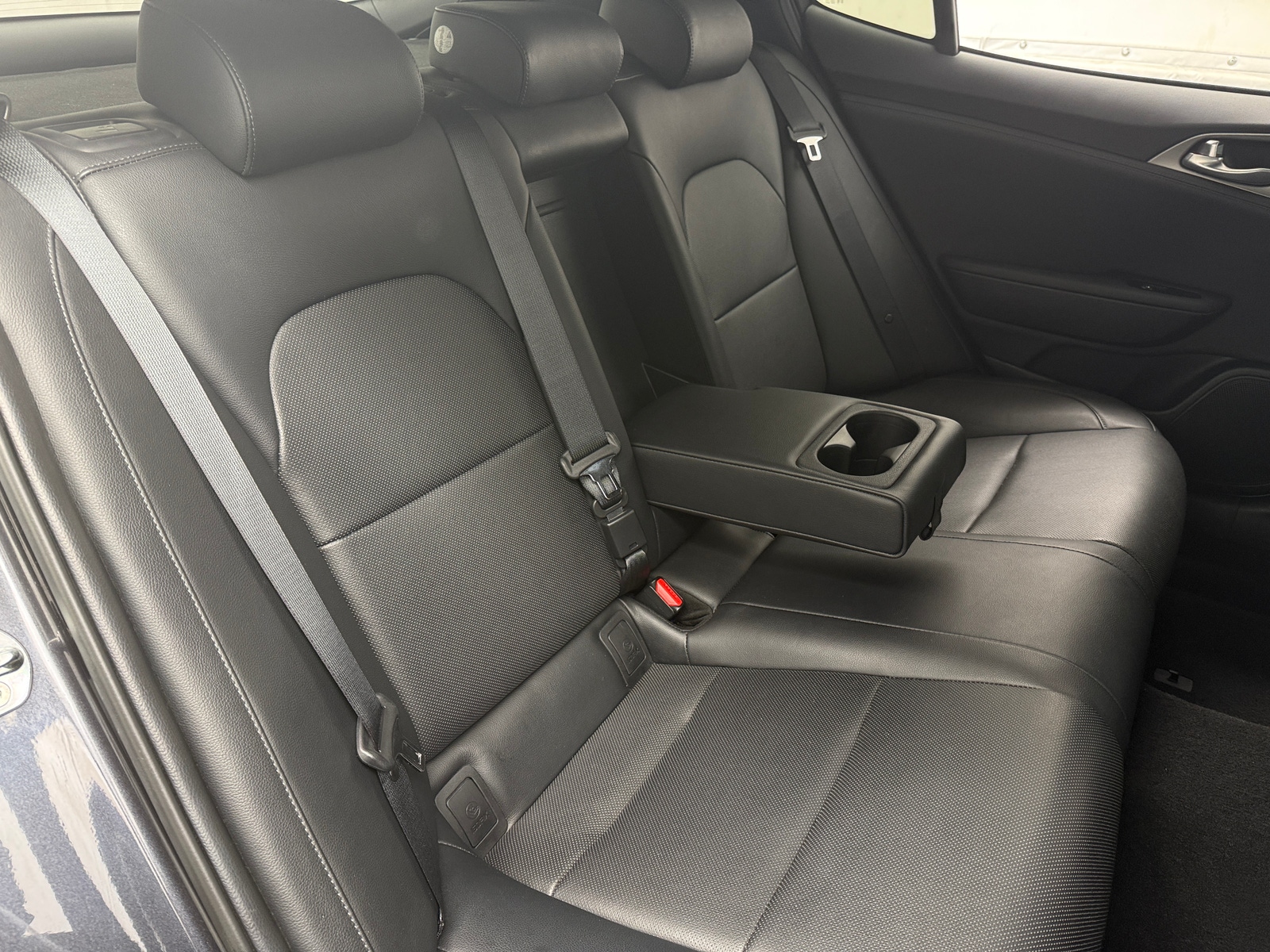 Thumbnail: 2018 Kia Stinger - 5