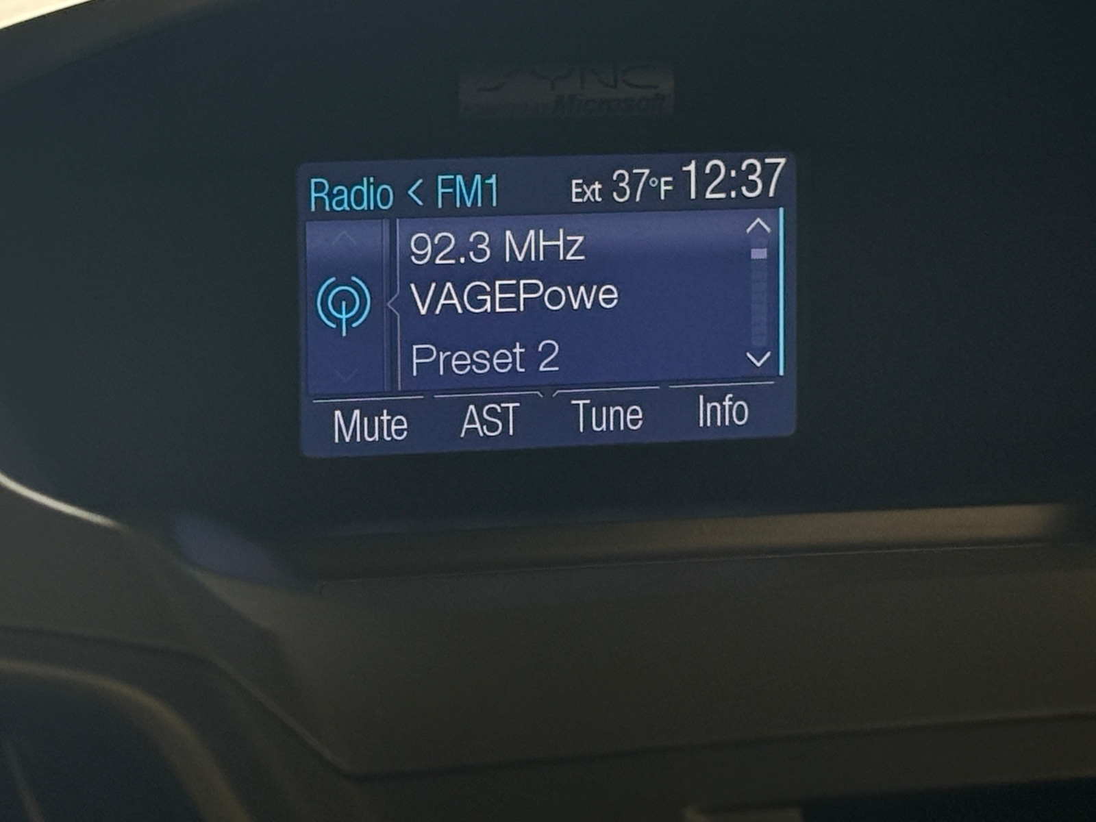 Thumbnail: 2013 Ford Escape - 4