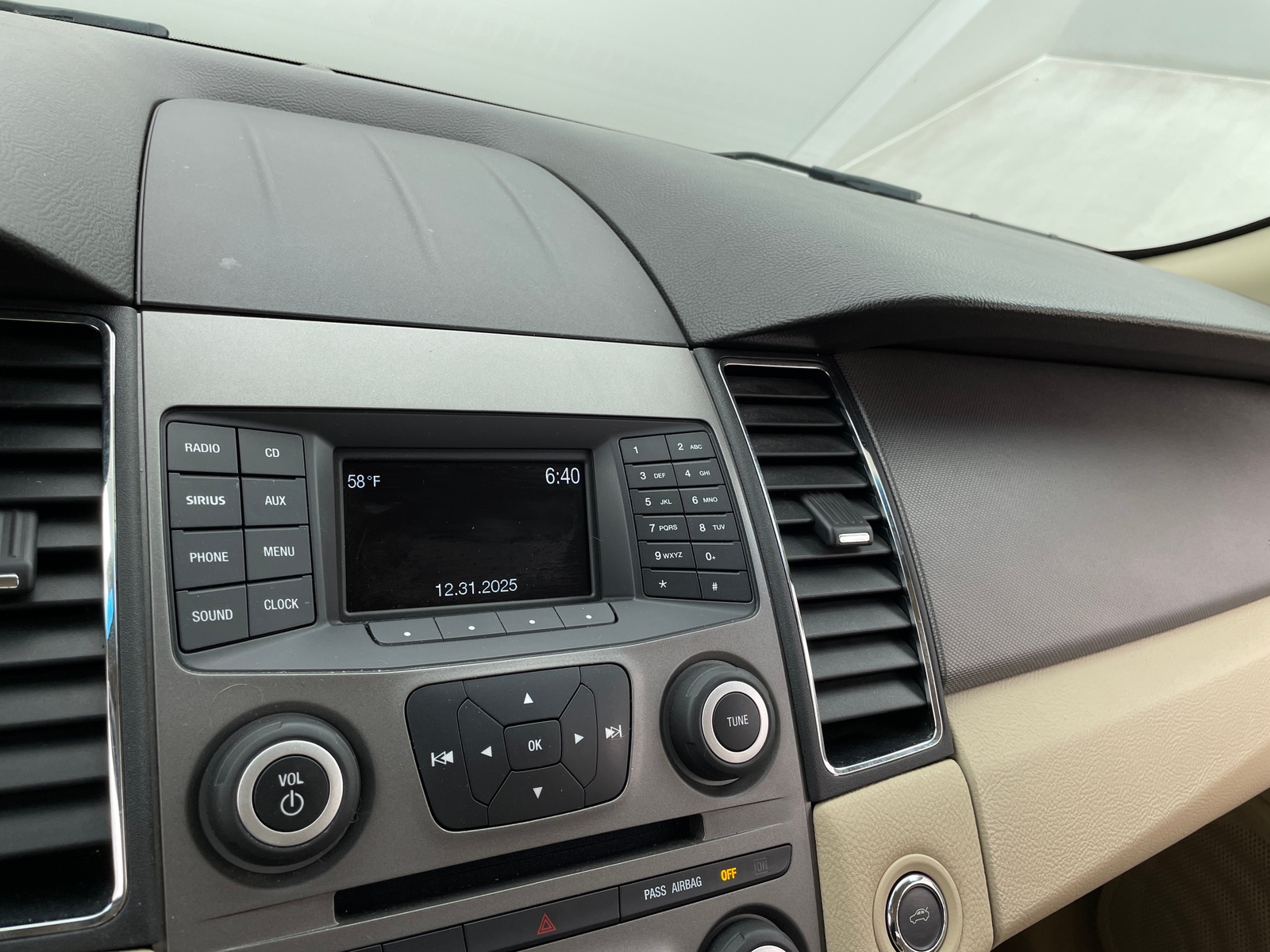 Thumbnail: 2018 Ford Taurus - 4