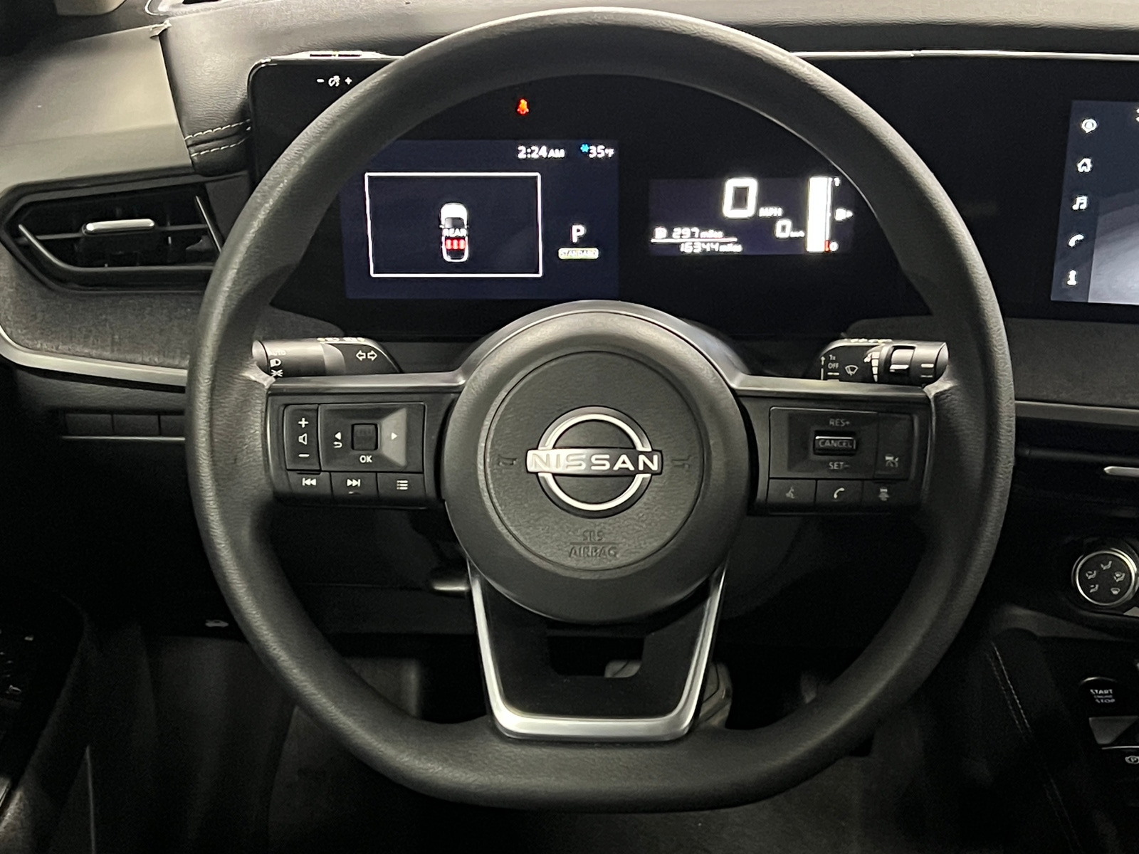 Thumbnail: 2025 Nissan Kicks - 4