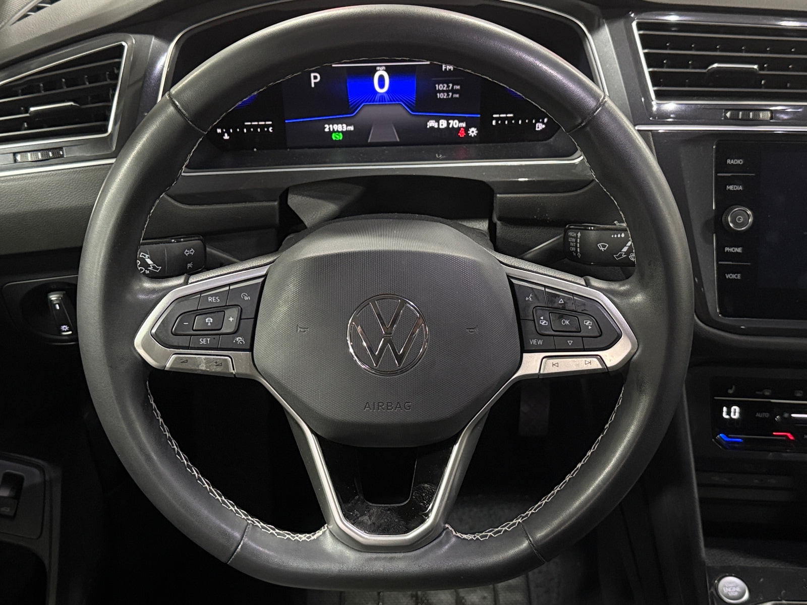 Thumbnail: 2022 Volkswagen Tiguan - 4