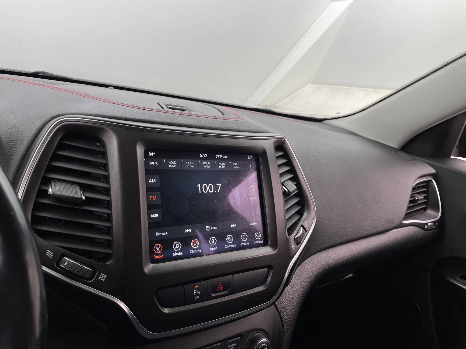 Thumbnail: 2020 Jeep Cherokee - 3