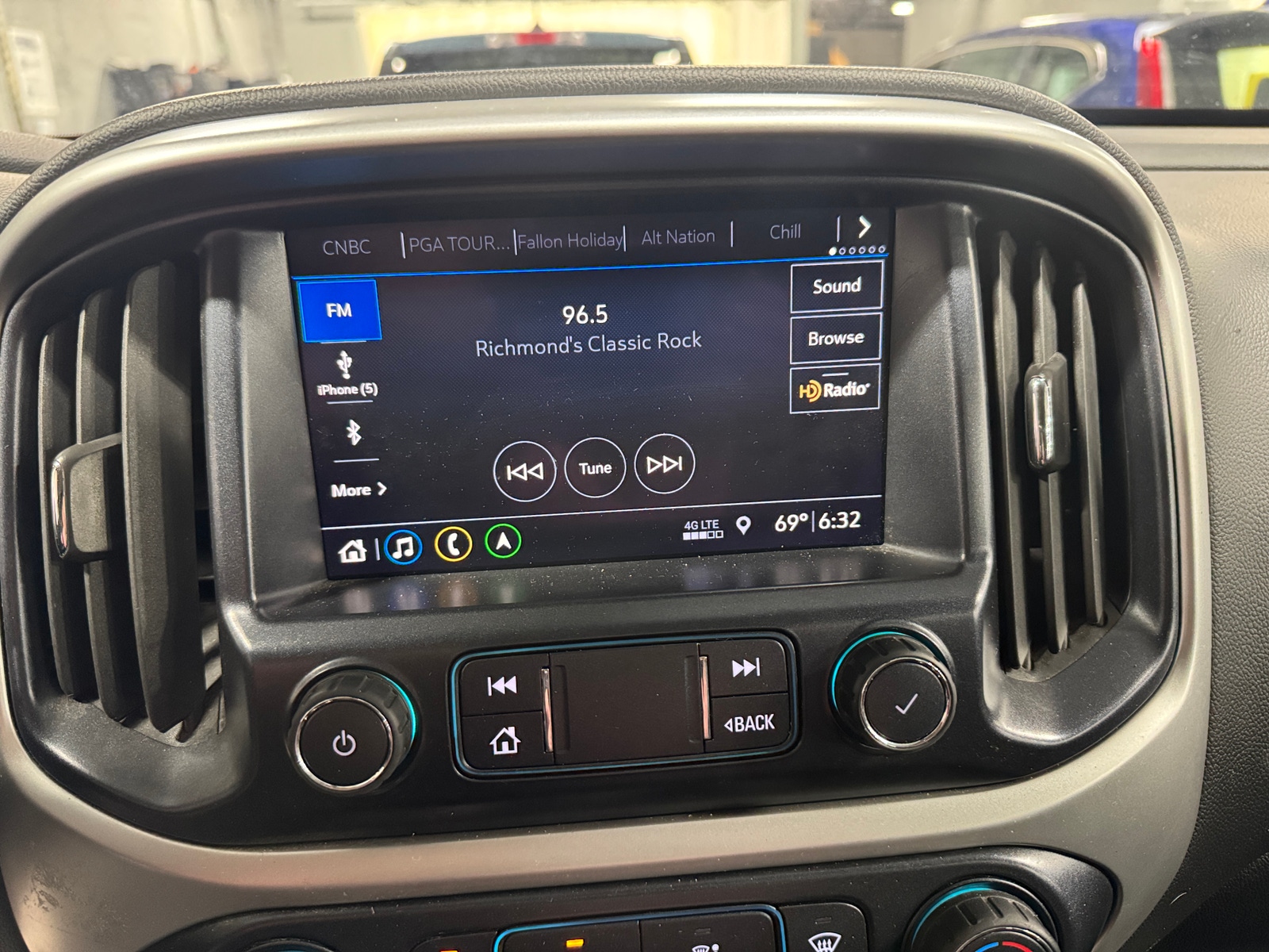 Thumbnail: 2019 Chevrolet Colorado - 4