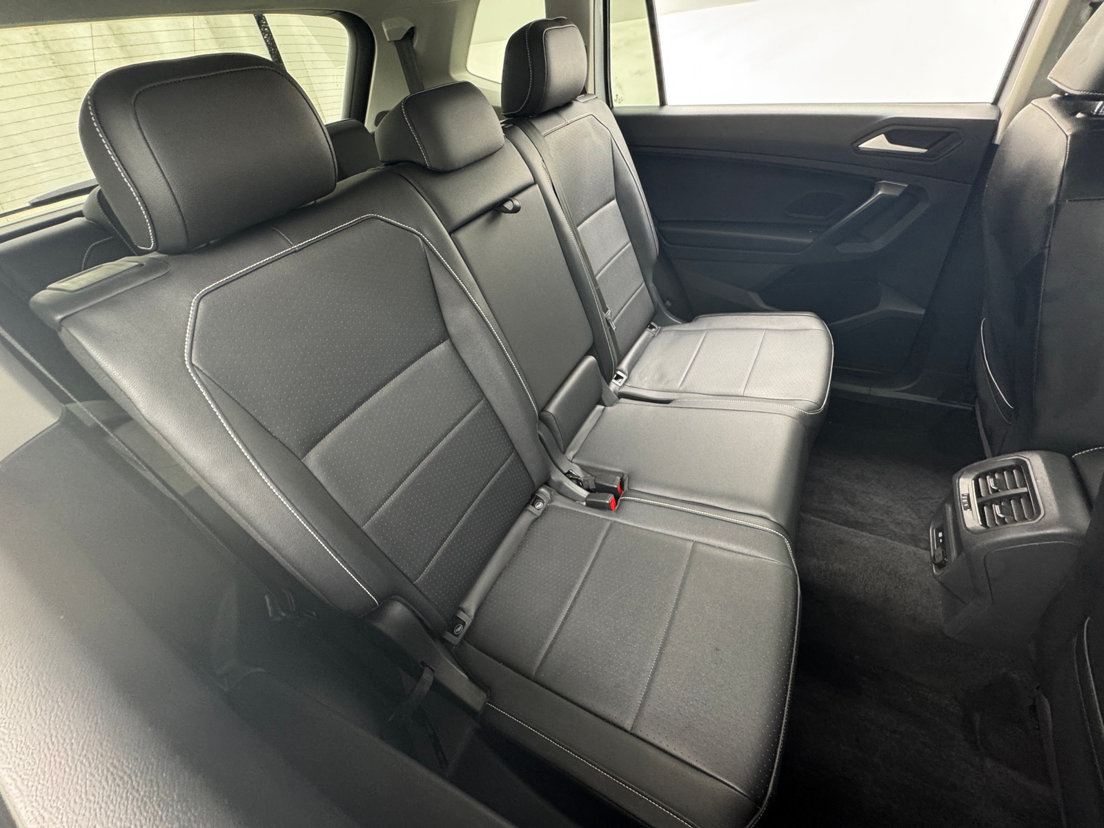 Thumbnail: 2021 Volkswagen Tiguan - 5