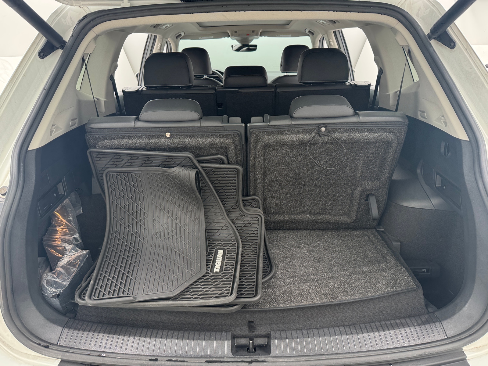 Thumbnail: 2021 Volkswagen Tiguan - 6