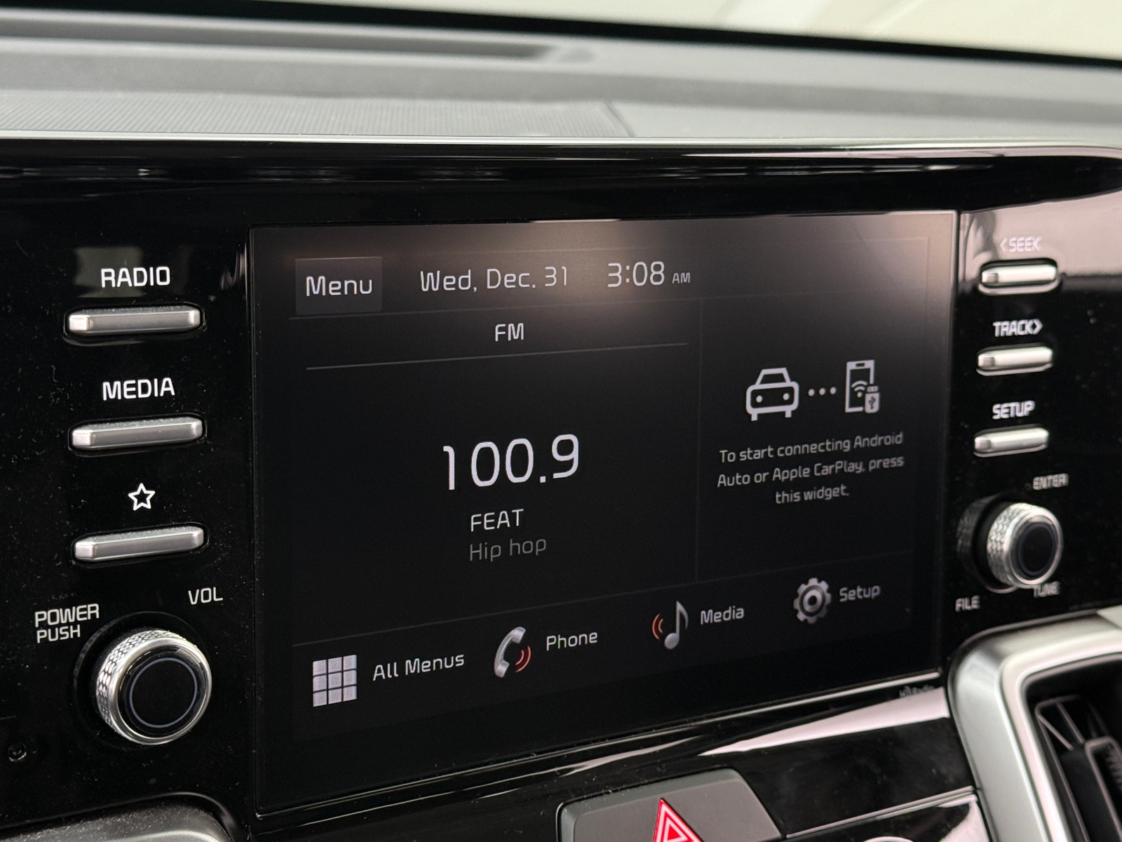 Thumbnail: 2022 Kia Sorento - 4